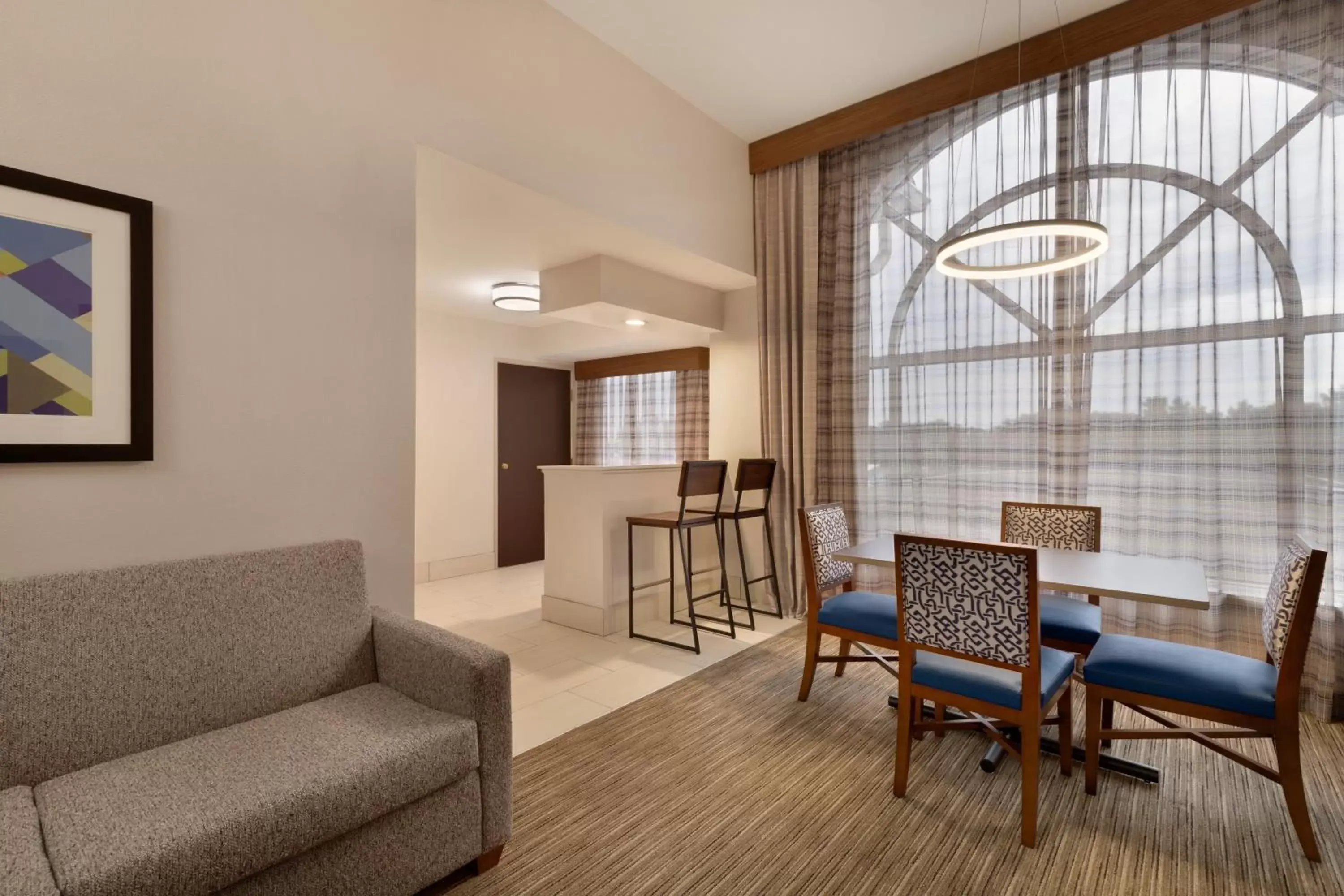Bedroom, Seating Area in Holiday Inn Express Hotel & Suites Auburn - University Area, an IHG Hotel