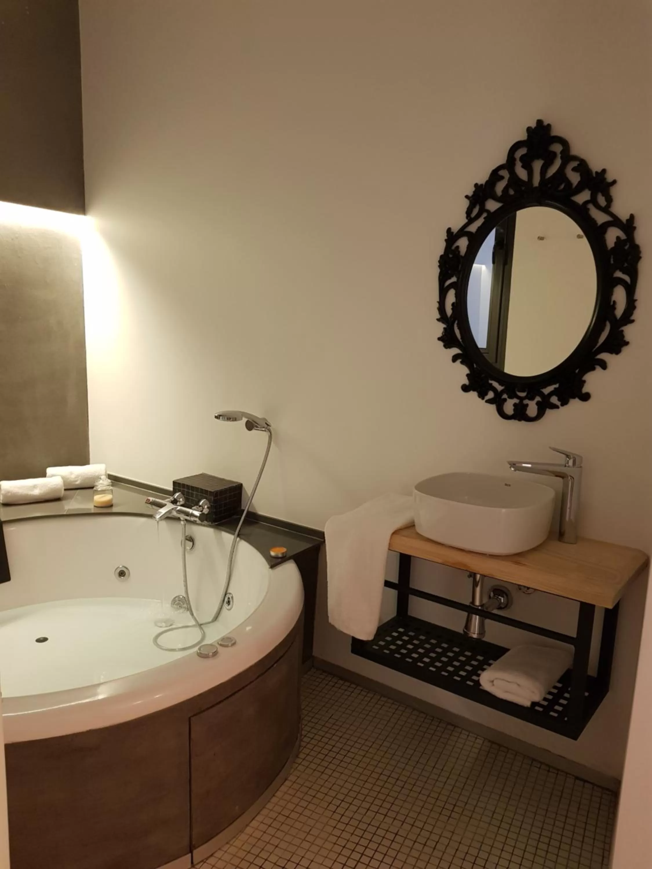 Hot Tub in S30 Reina Victoria