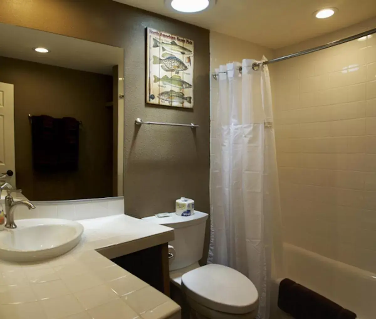 Bathroom in Silver Pines Lodge