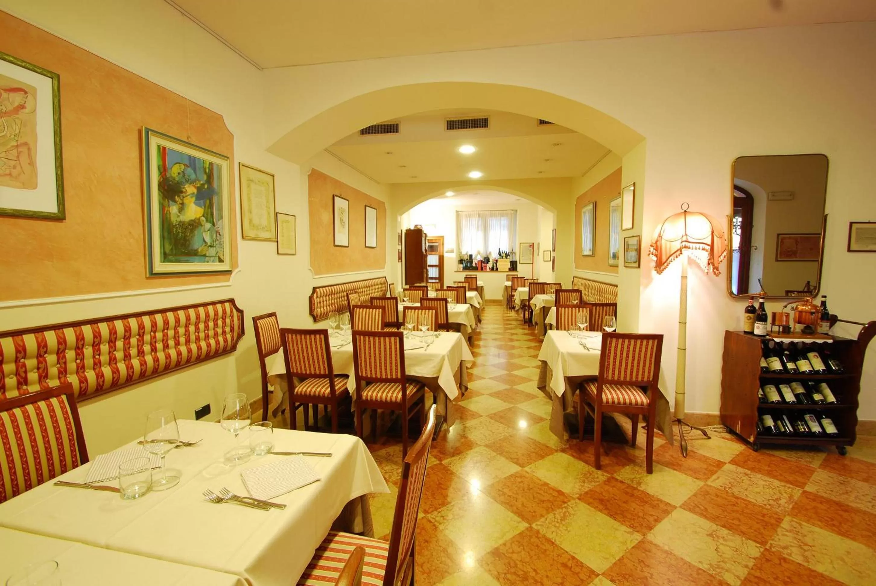 Restaurant/places to eat in Alla Rocca Hotel Conference & Restaurant