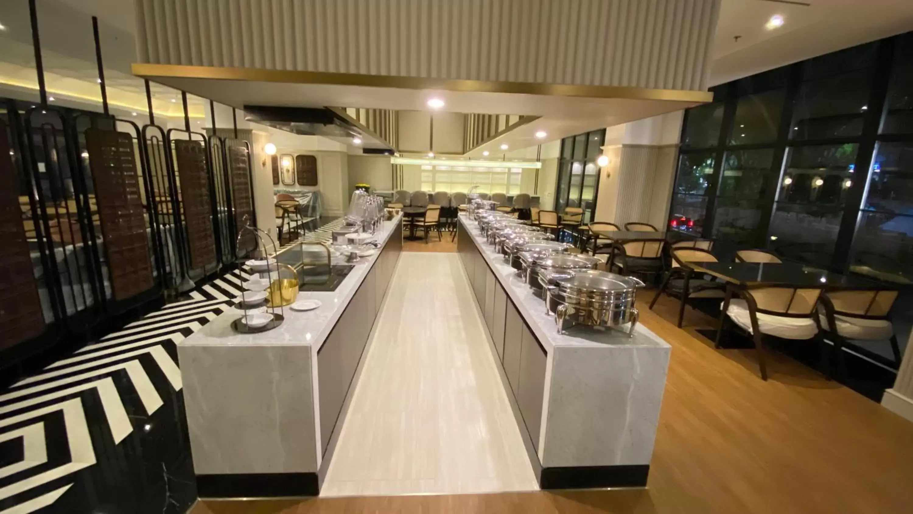 Restaurant/Places to Eat in Maia Hotel Jakarta Restaurant/Places to Eat in Maia Hotel Jakarta