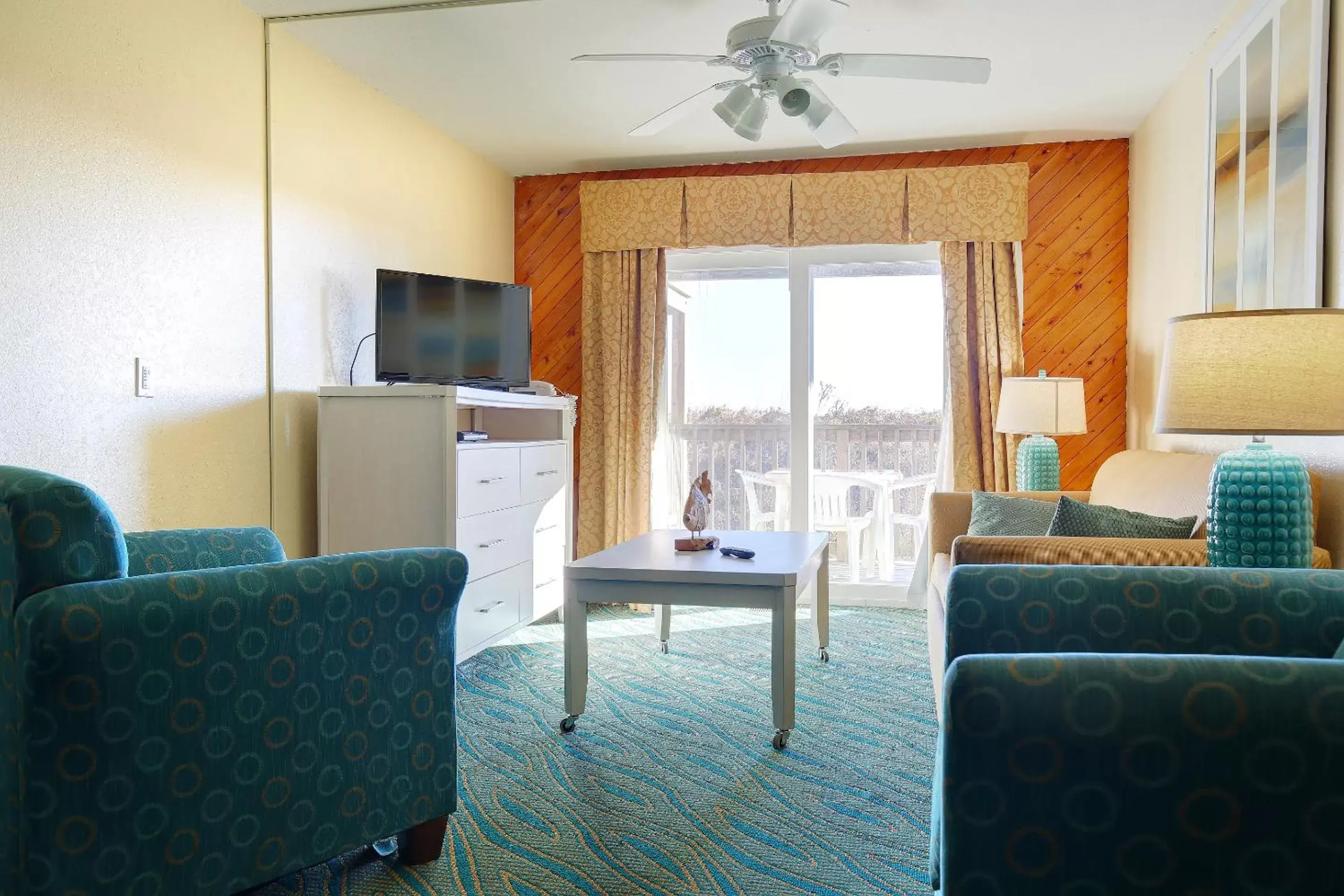 Living room, Seating Area in Ocean Pines Resort by Capital Vacations