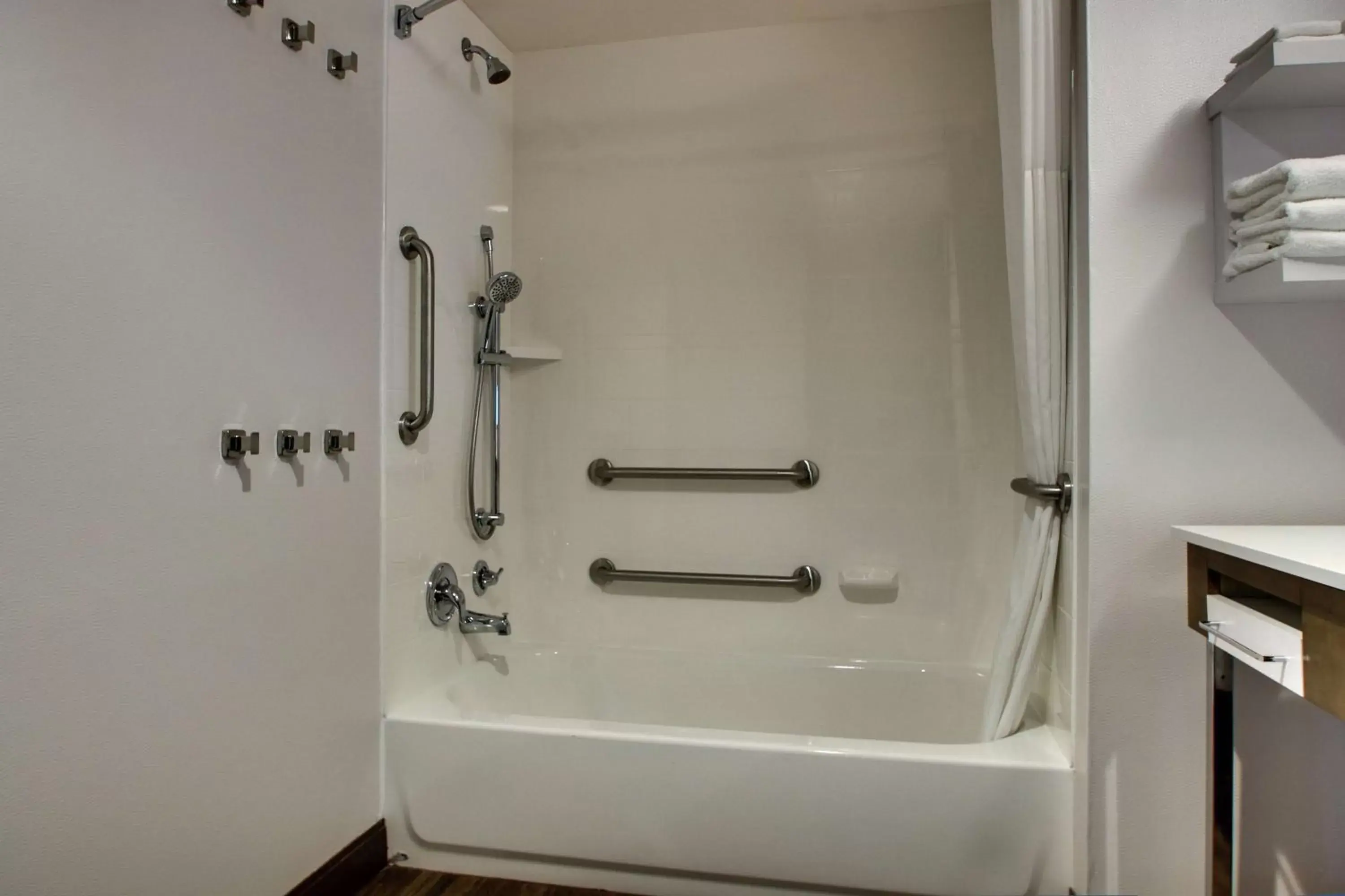 Bathroom in Hampton Inn & Suites By Hilton Southport