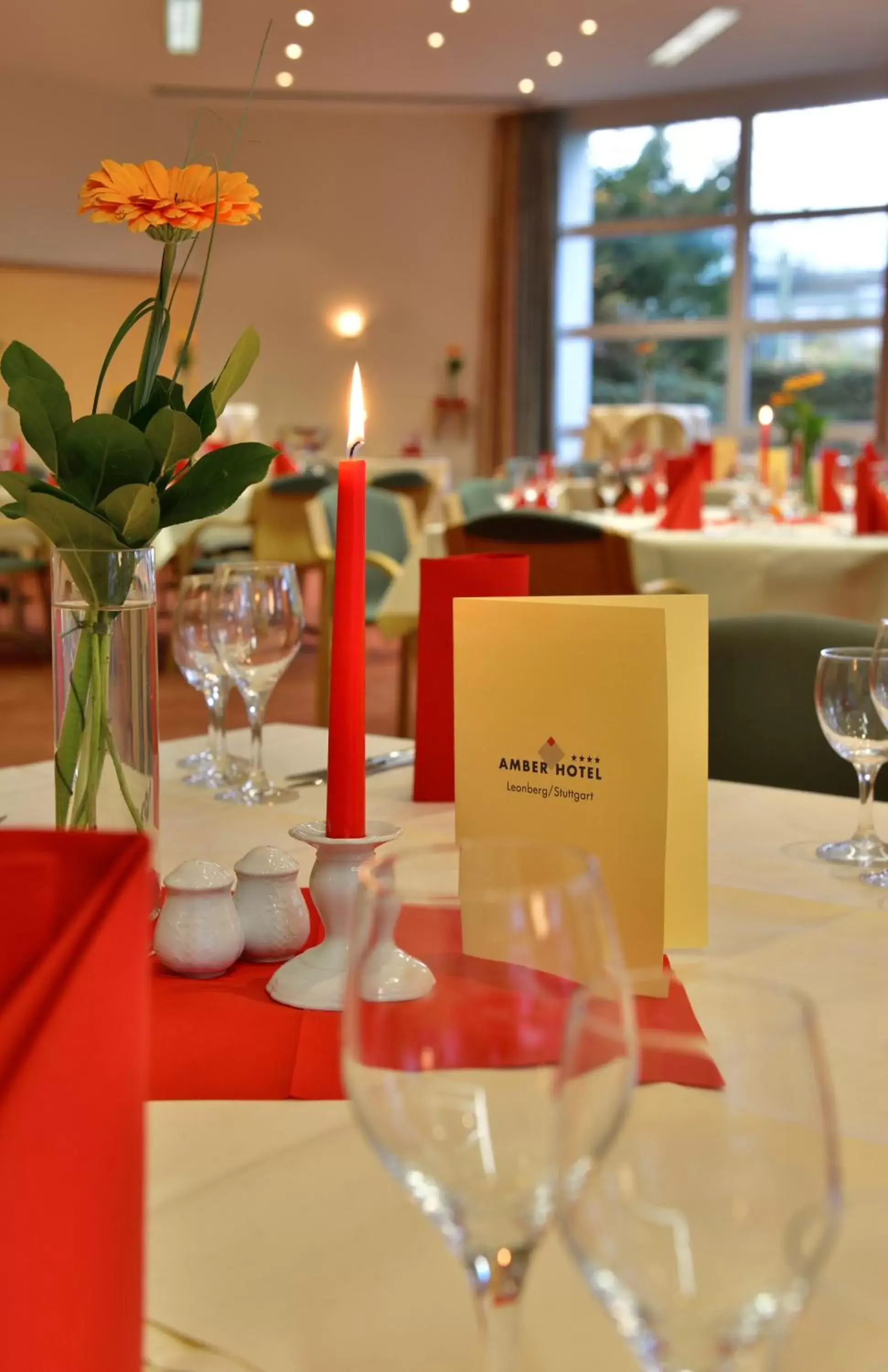 Business facilities, Restaurant/Places to Eat in PLAZA INN Leonberg
