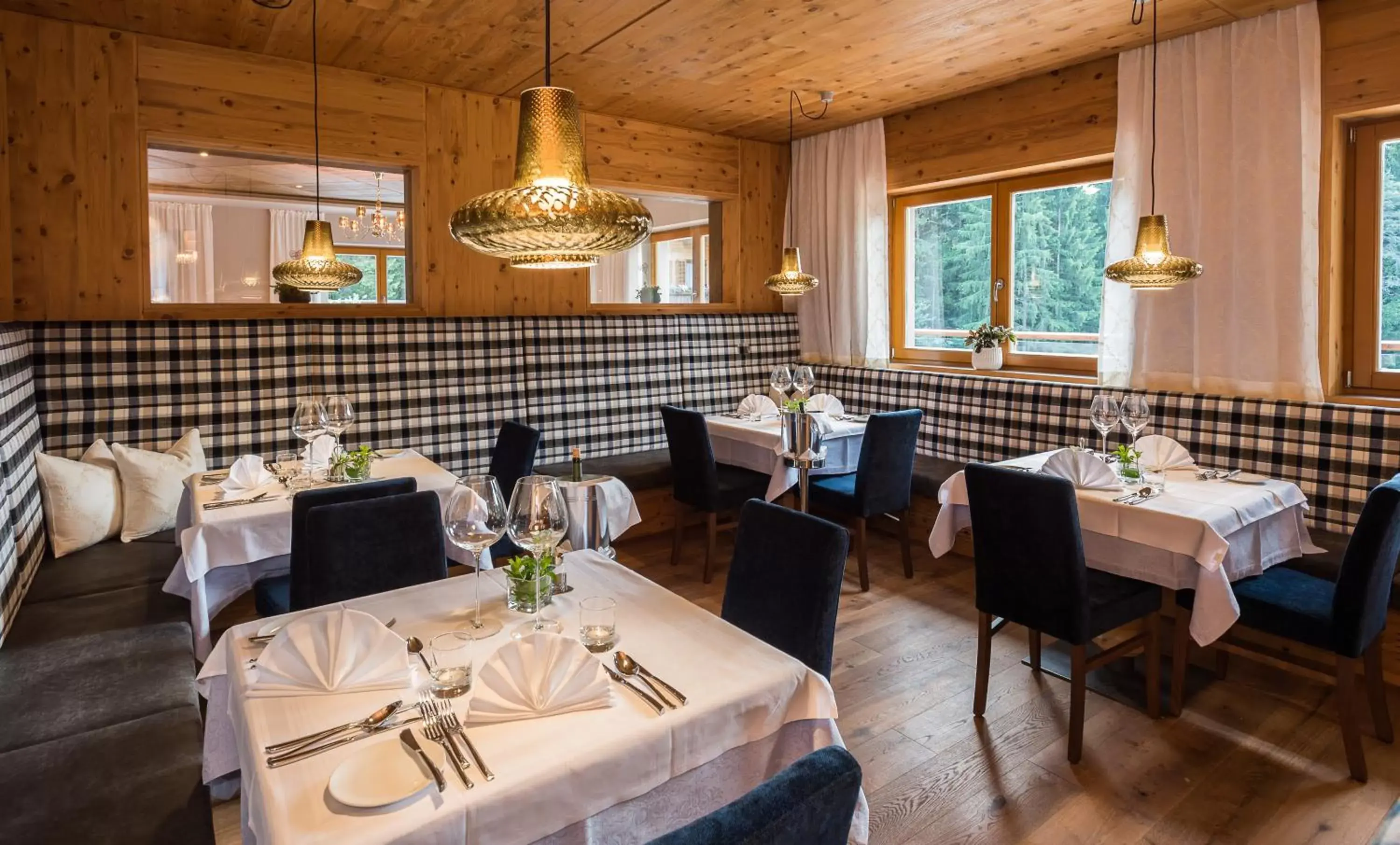 Restaurant/Places to Eat in Hotel Weiher Green Lake