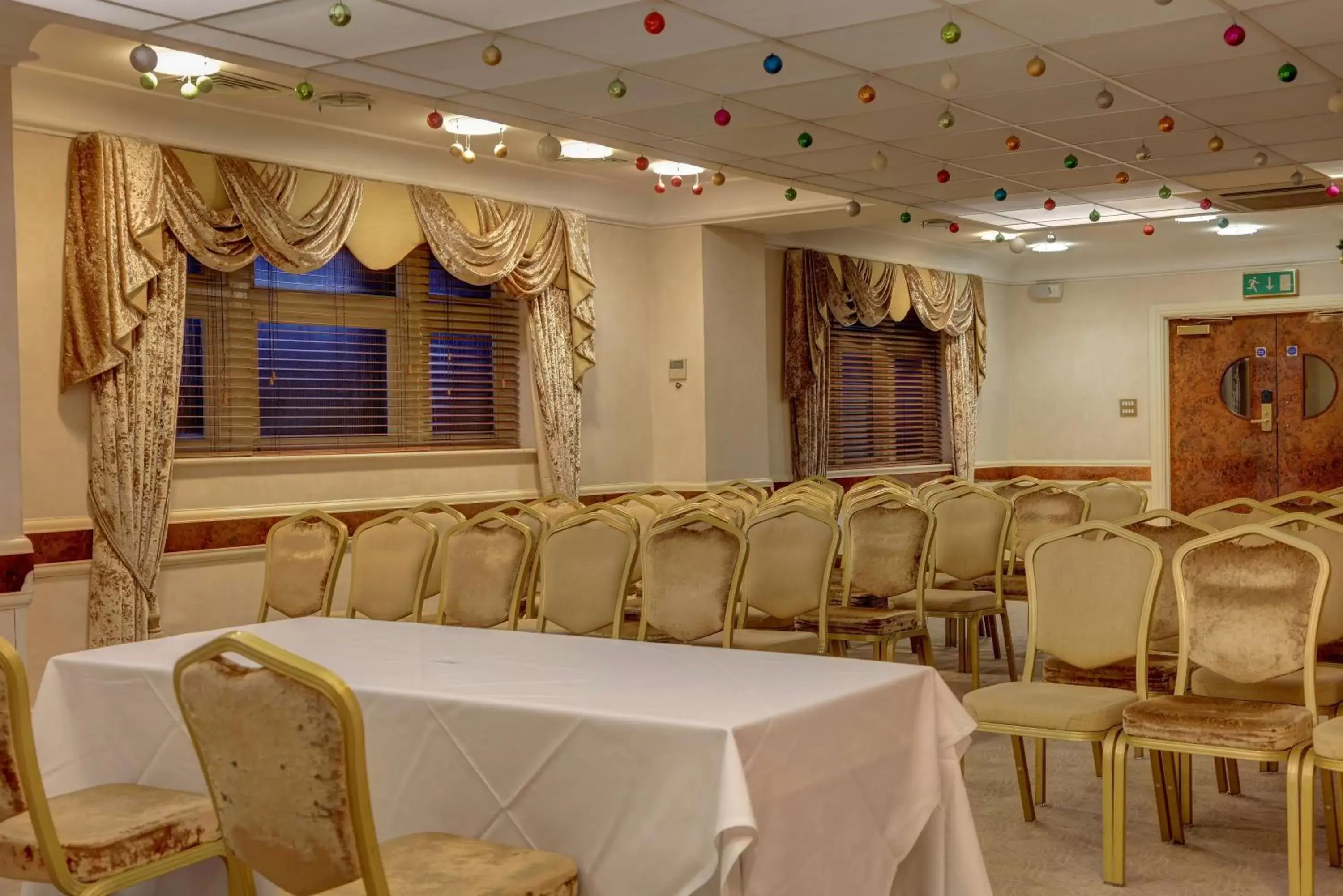 On site, Banquet Facilities in Norfolk Royale Hotel