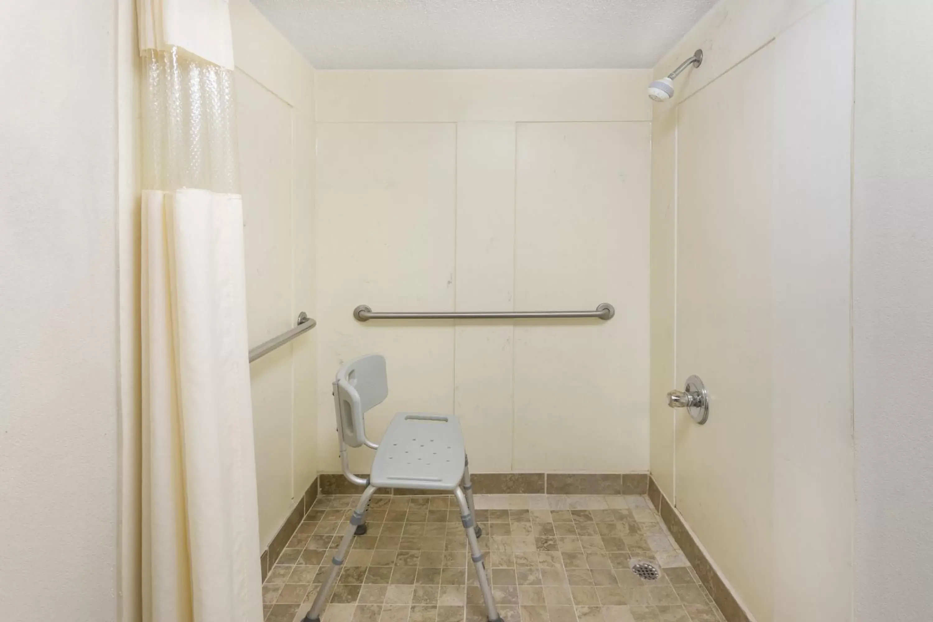 Bathroom in Days Inn by Wyndham Orangeburg South