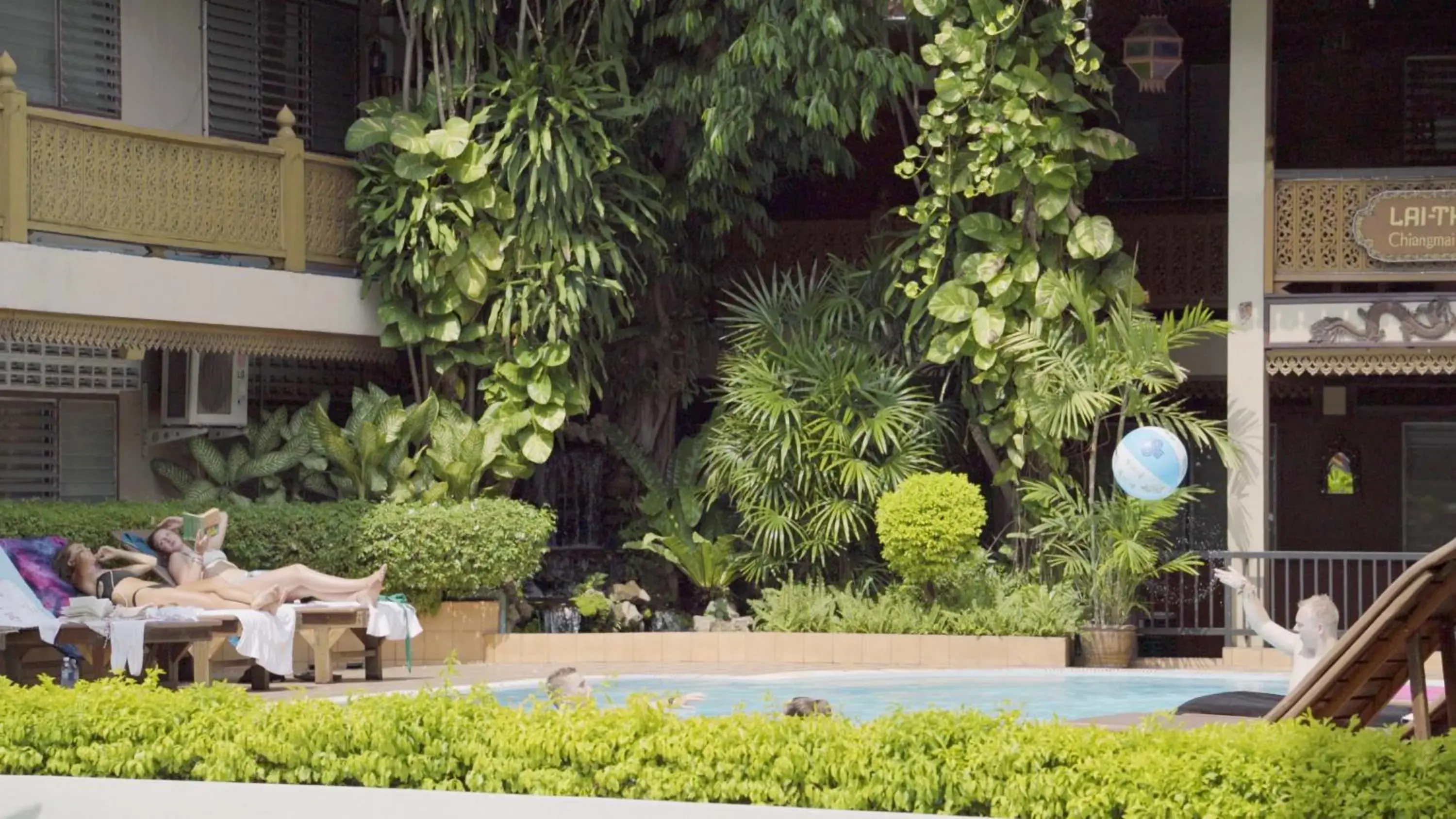 Garden, Swimming Pool in Lai Thai Guest House