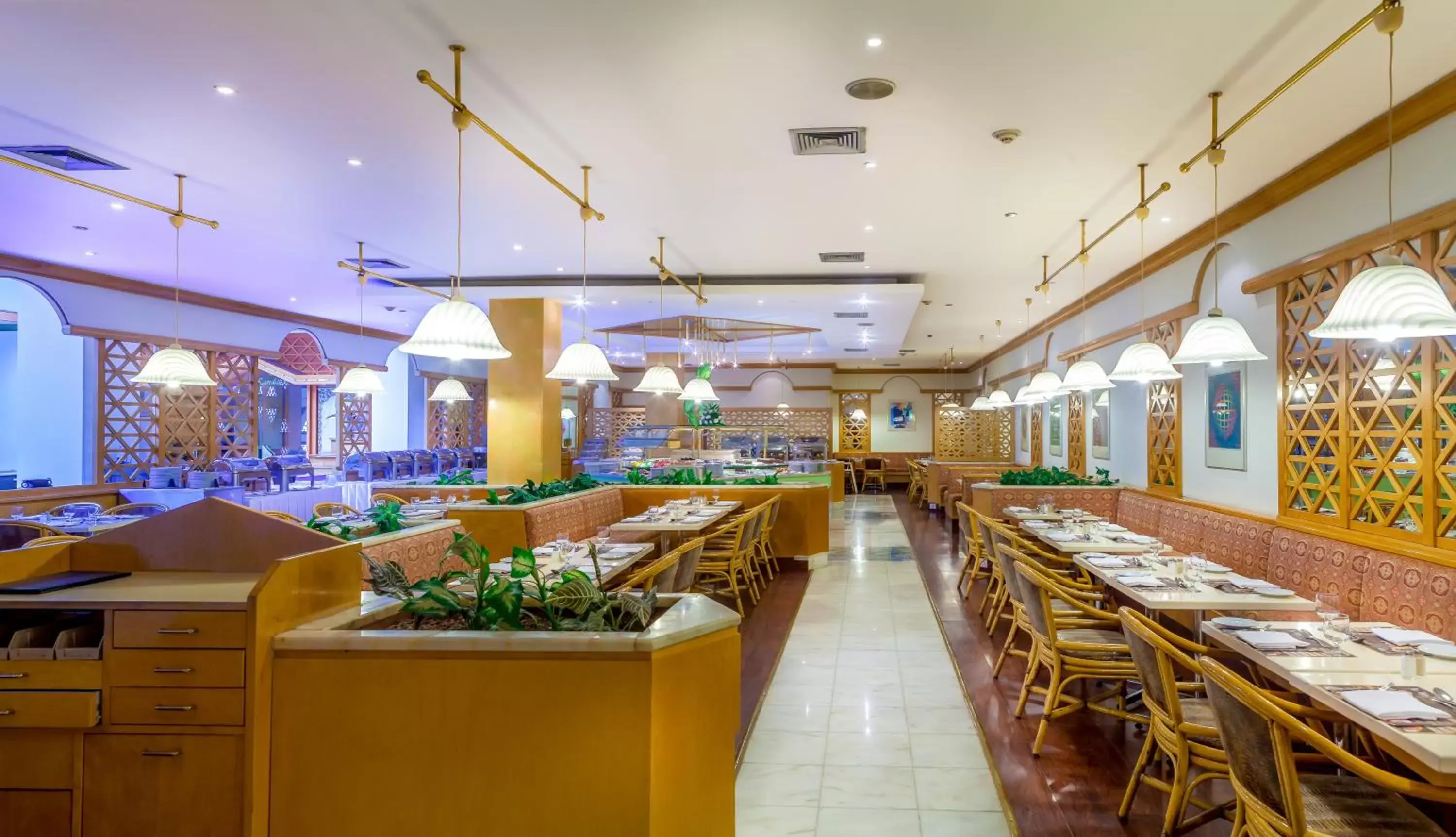 Restaurant/Places to Eat in Jeddah Grand Hotel