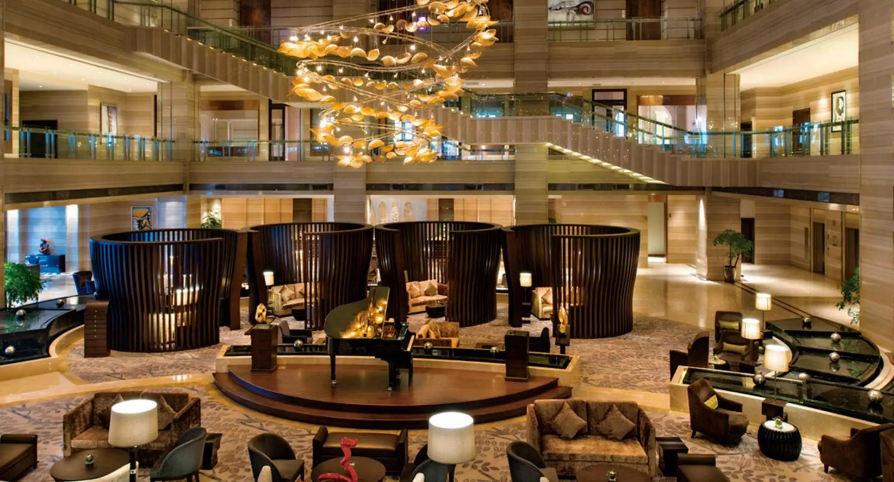 Lounge or bar in Crowne Plaza Hefei, an IHG Hotel