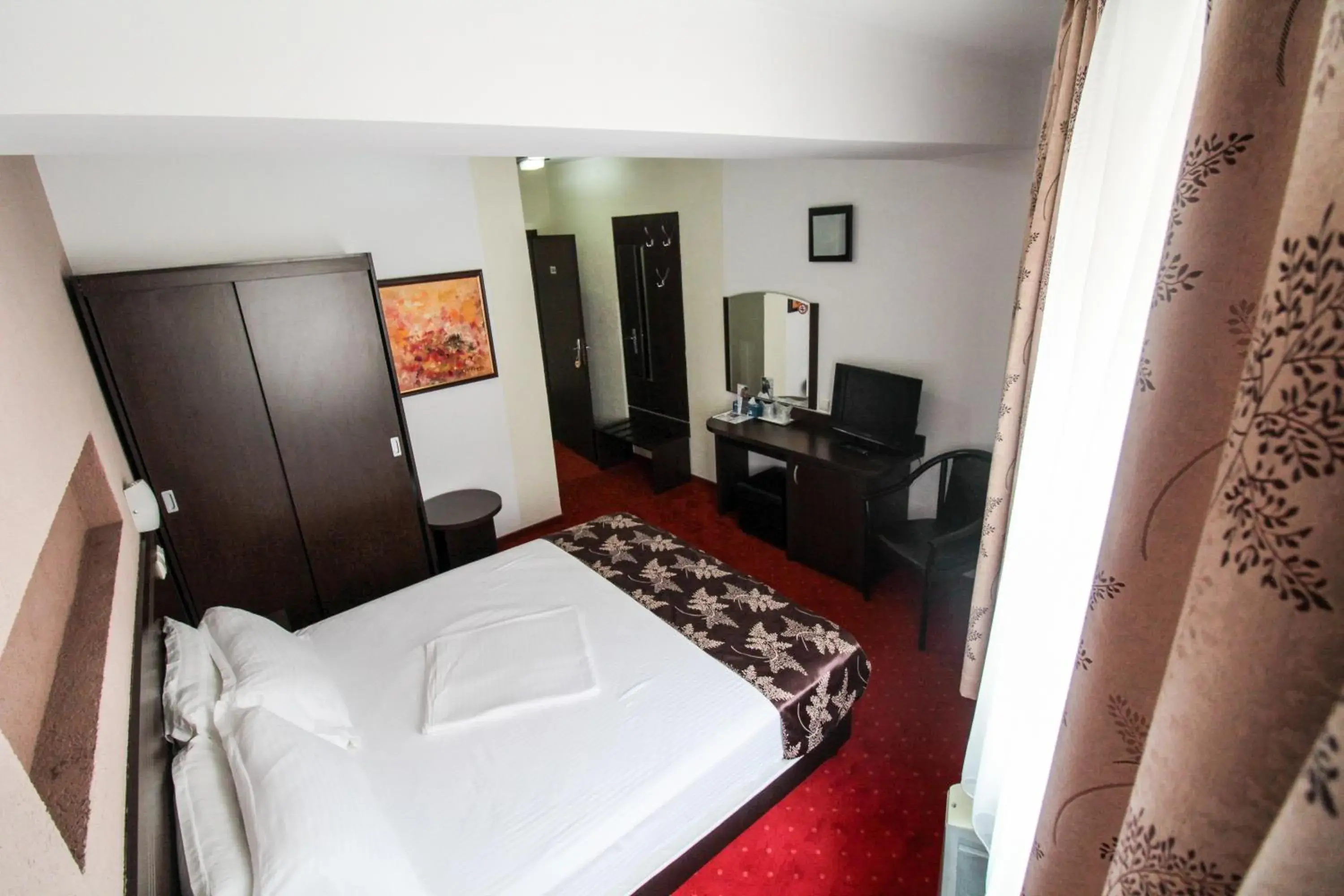 Photo of the whole room, Bed in Hotel Razvan