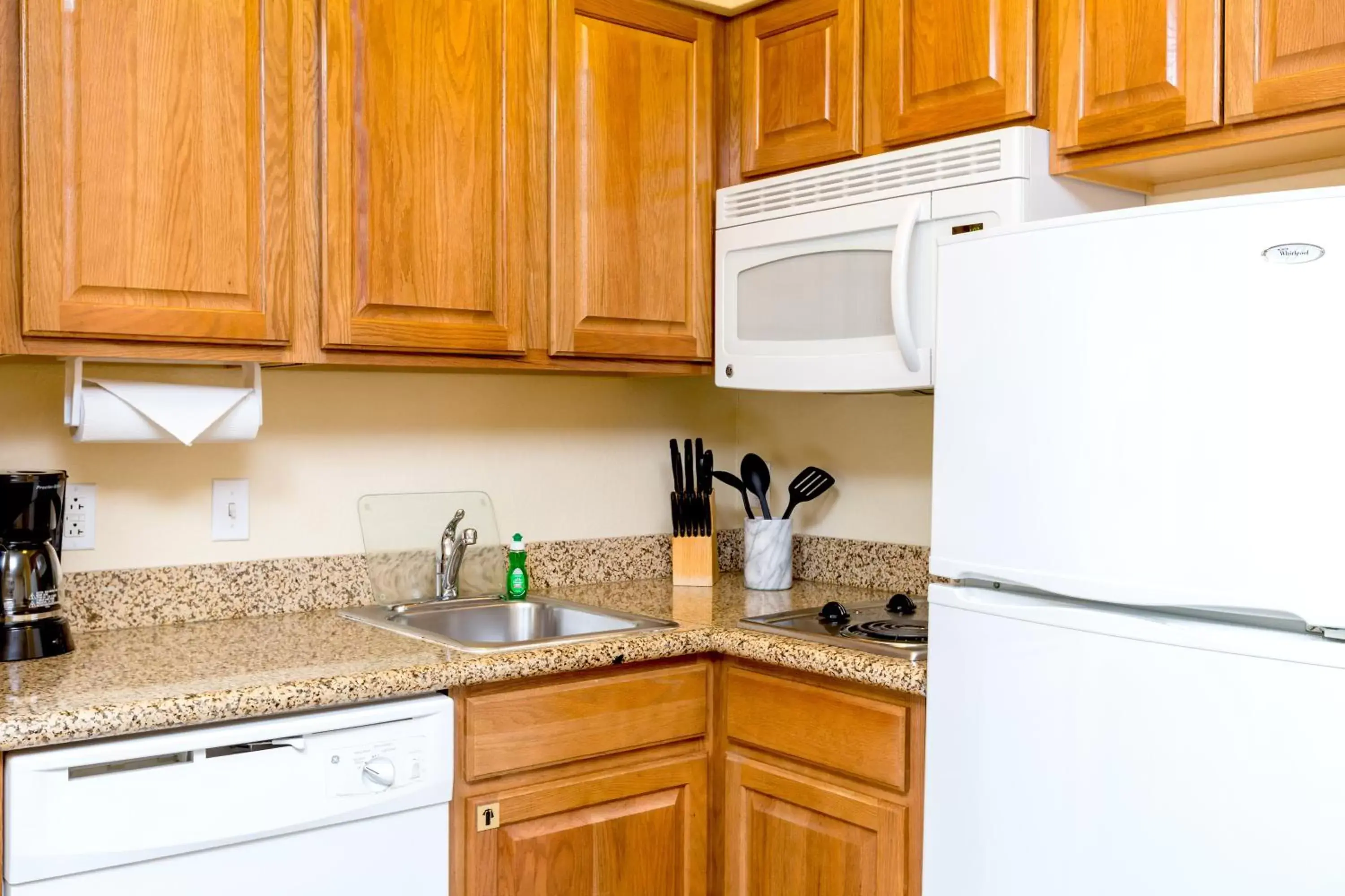 Photo of the whole room, Kitchen/Kitchenette in Staybridge Suites McAllen, an IHG Hotel