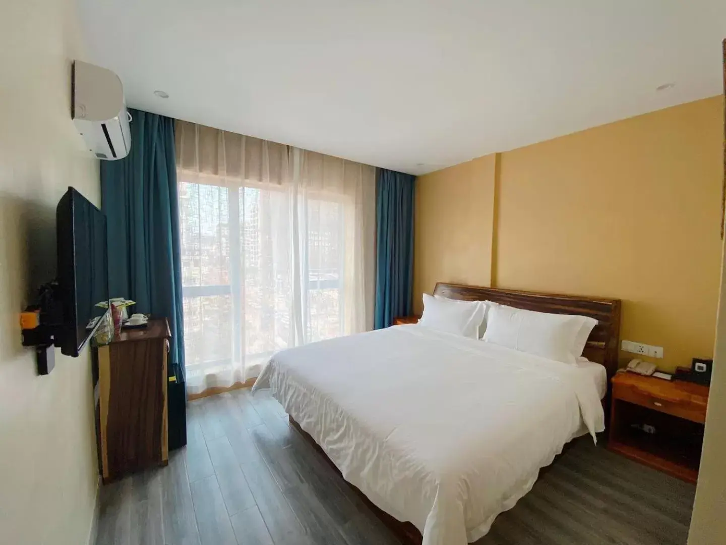 Photo of the whole room in Junlan Hotel Photo of the whole room in Junlan Hotel