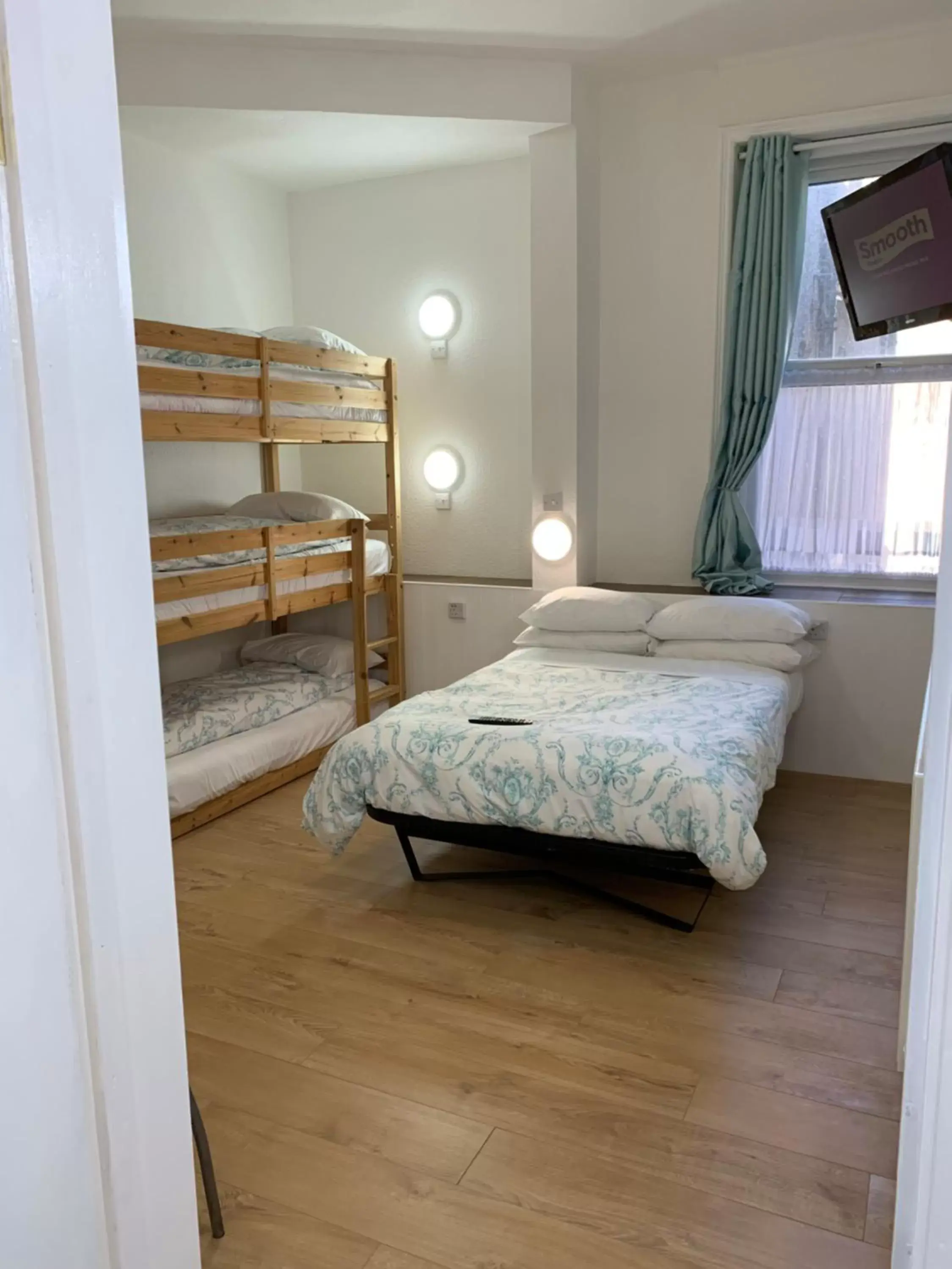 Bedroom, Bunk Bed in Danescourt Lodge