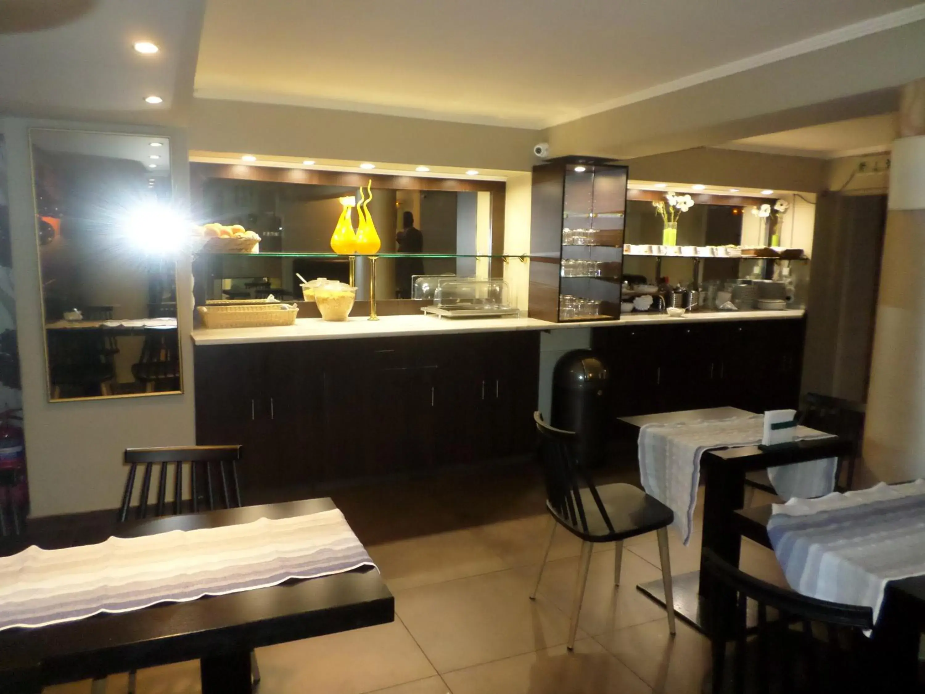 Dining area, Restaurant/Places to Eat in Nafsika Hotel Athens Centre