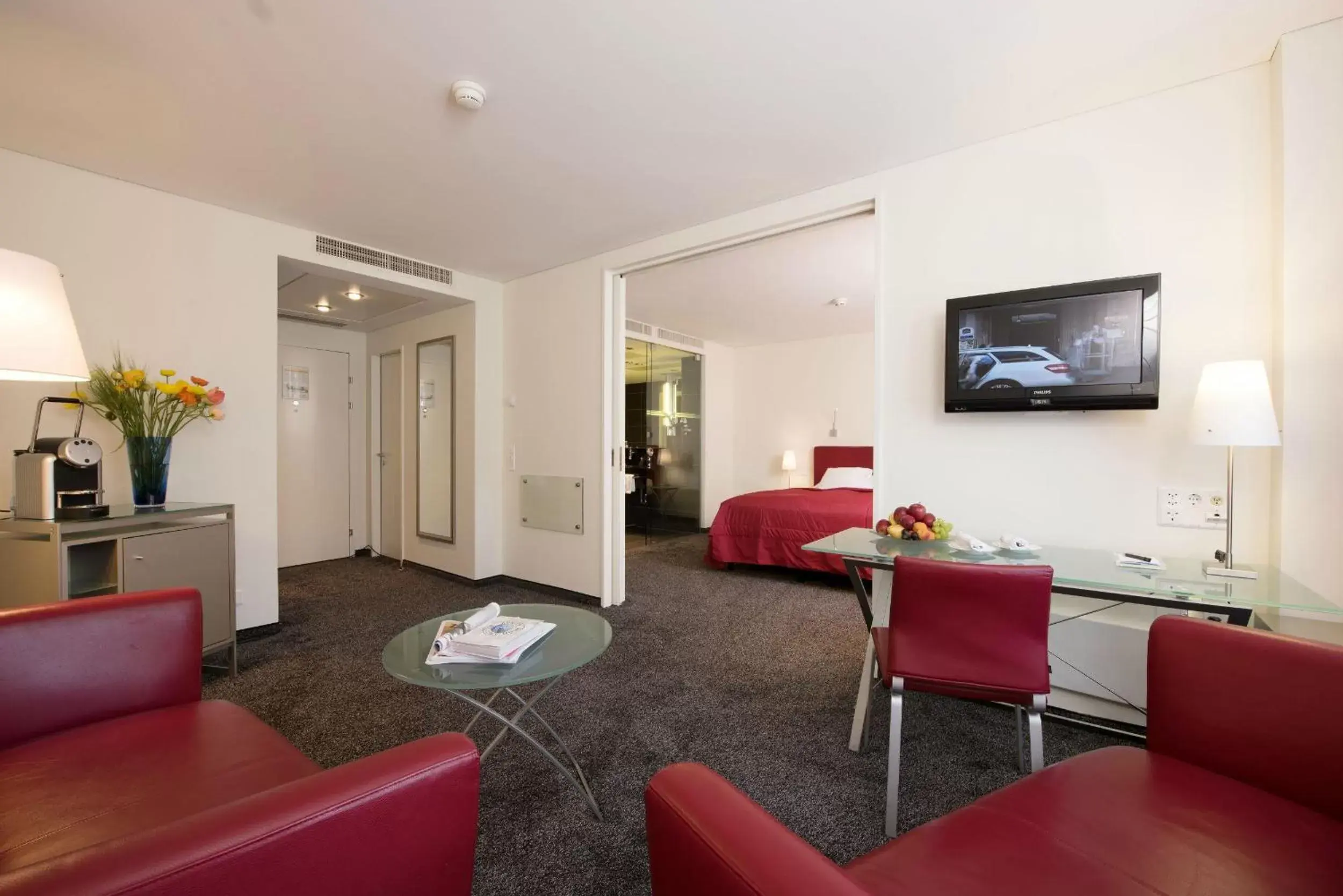 TV and multimedia, Seating Area in Hotel Glockenhof Zürich