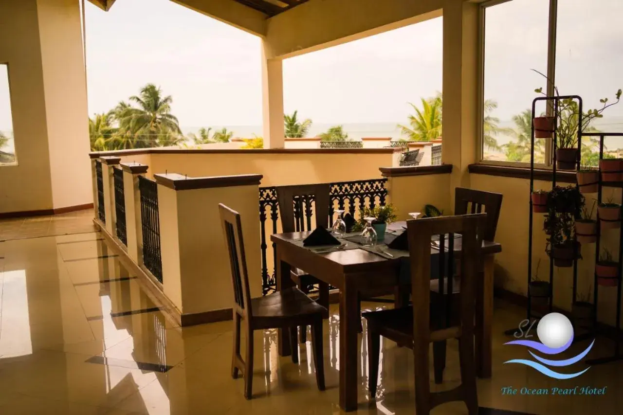 Restaurant/Places to Eat in The Ocean Pearl Hotel Negombo