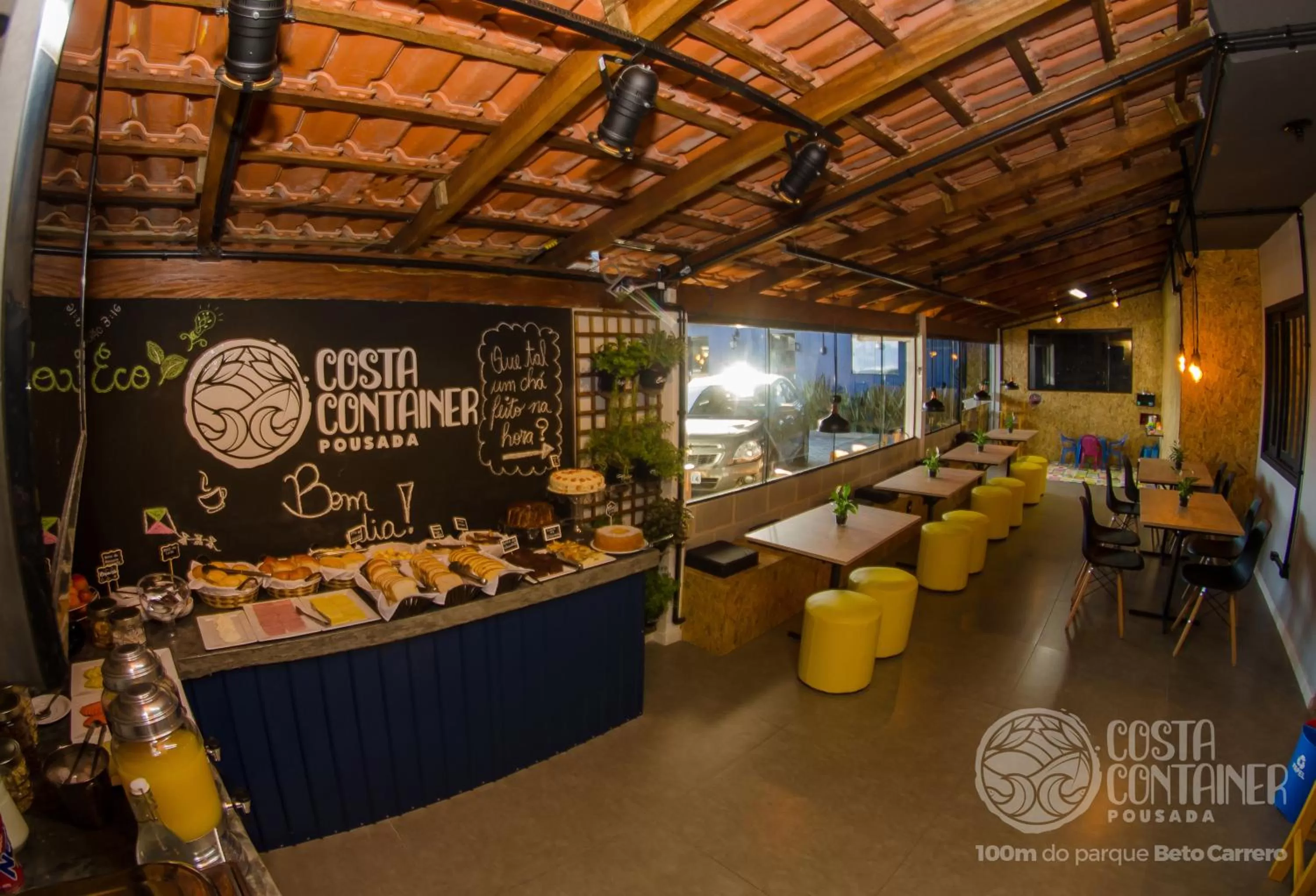 Food and drinks in Pousada Costa Container