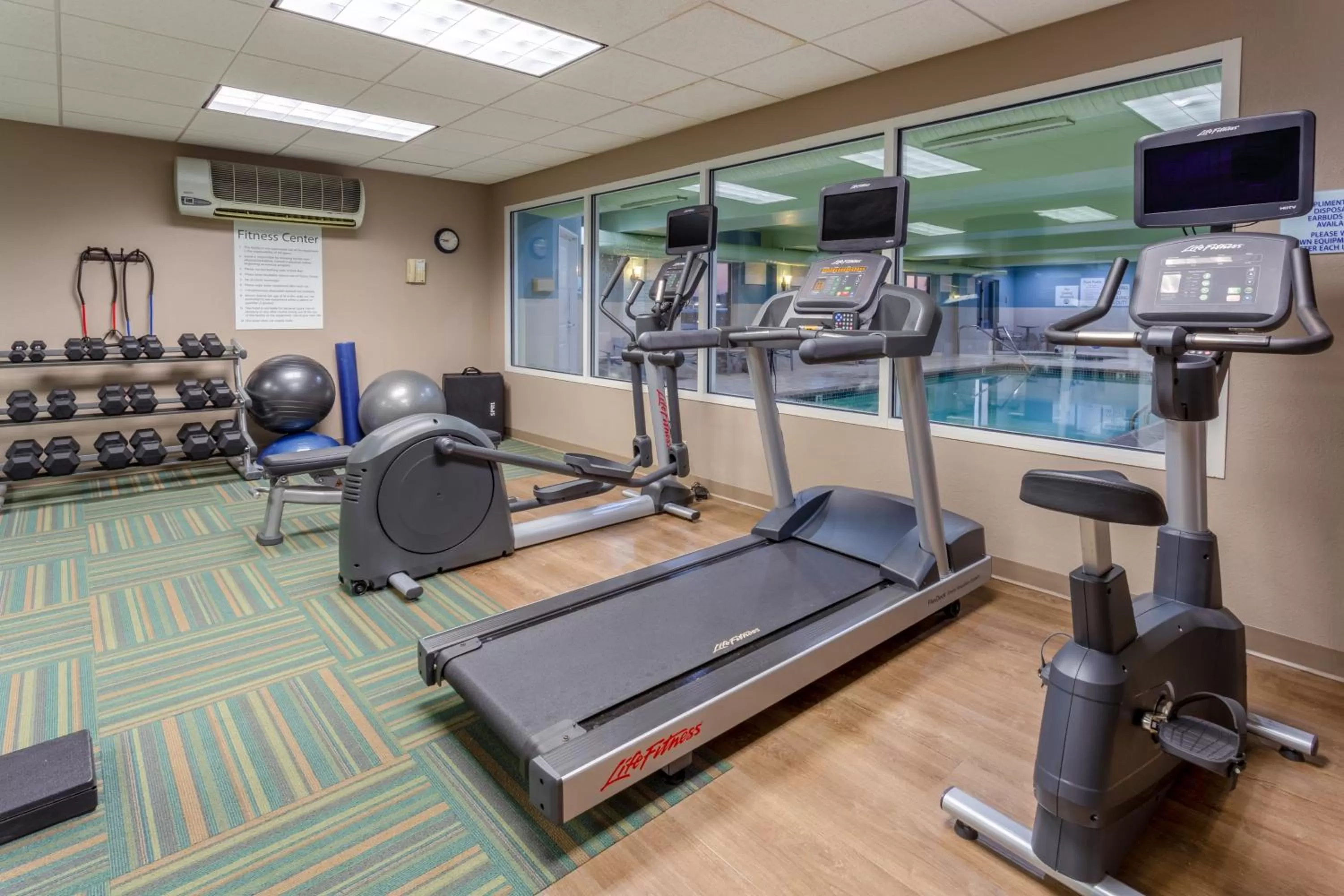 Fitness centre/facilities in Holiday Inn Express & Suites Vandalia by IHG