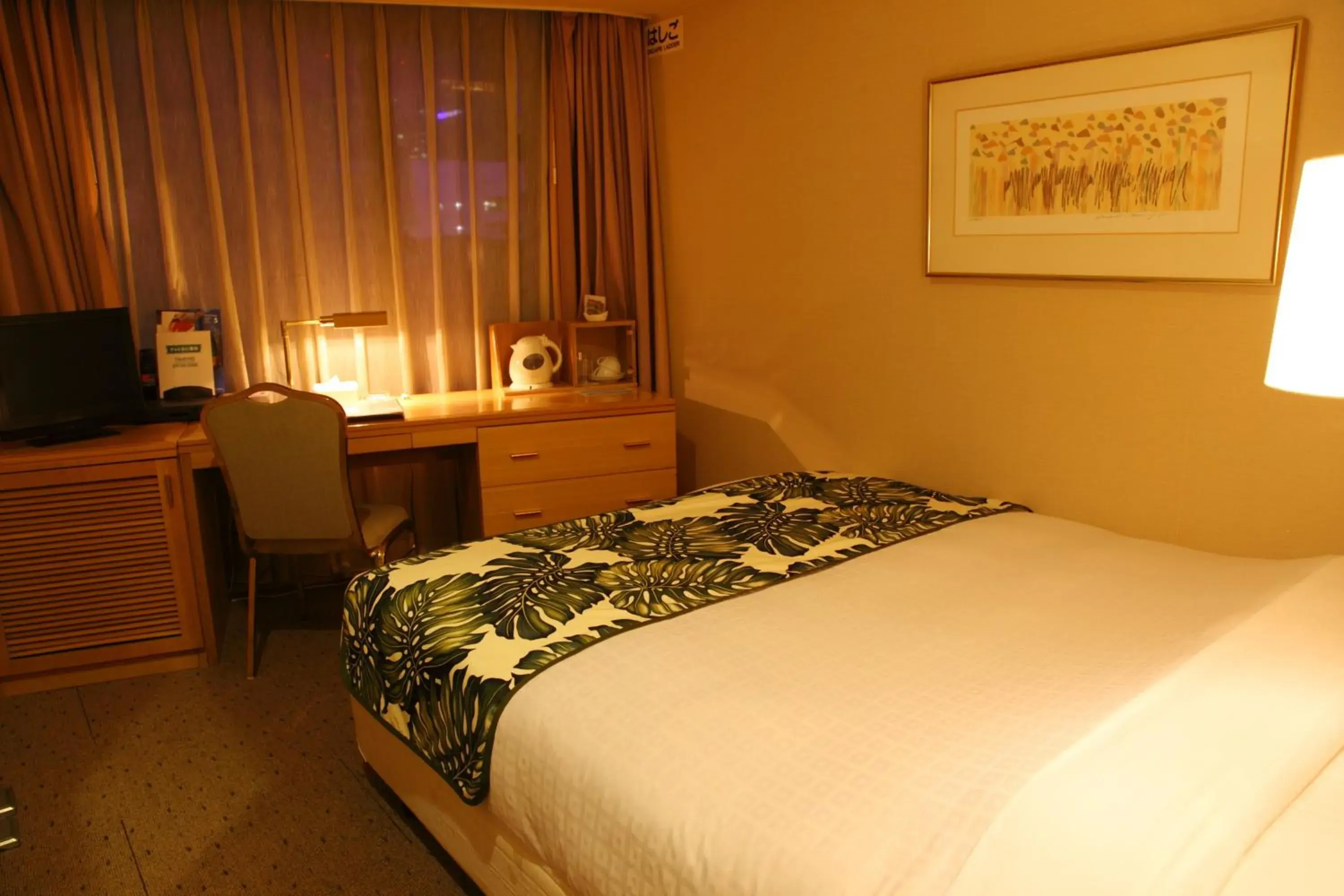Bed in Breezbay Hotel Resort & Spa
