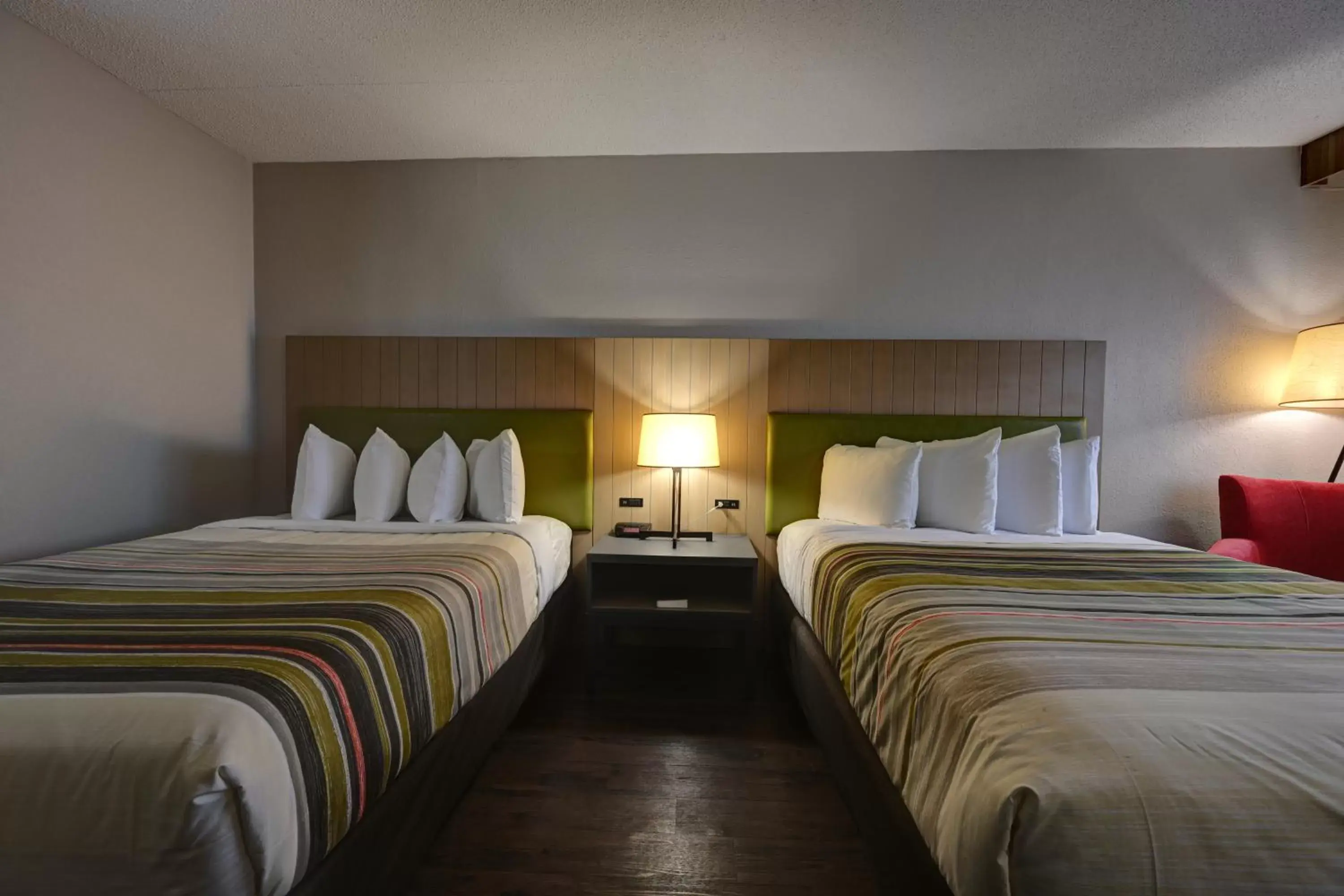 Bed in Country Inn & Suites by Radisson, Pierre, SD