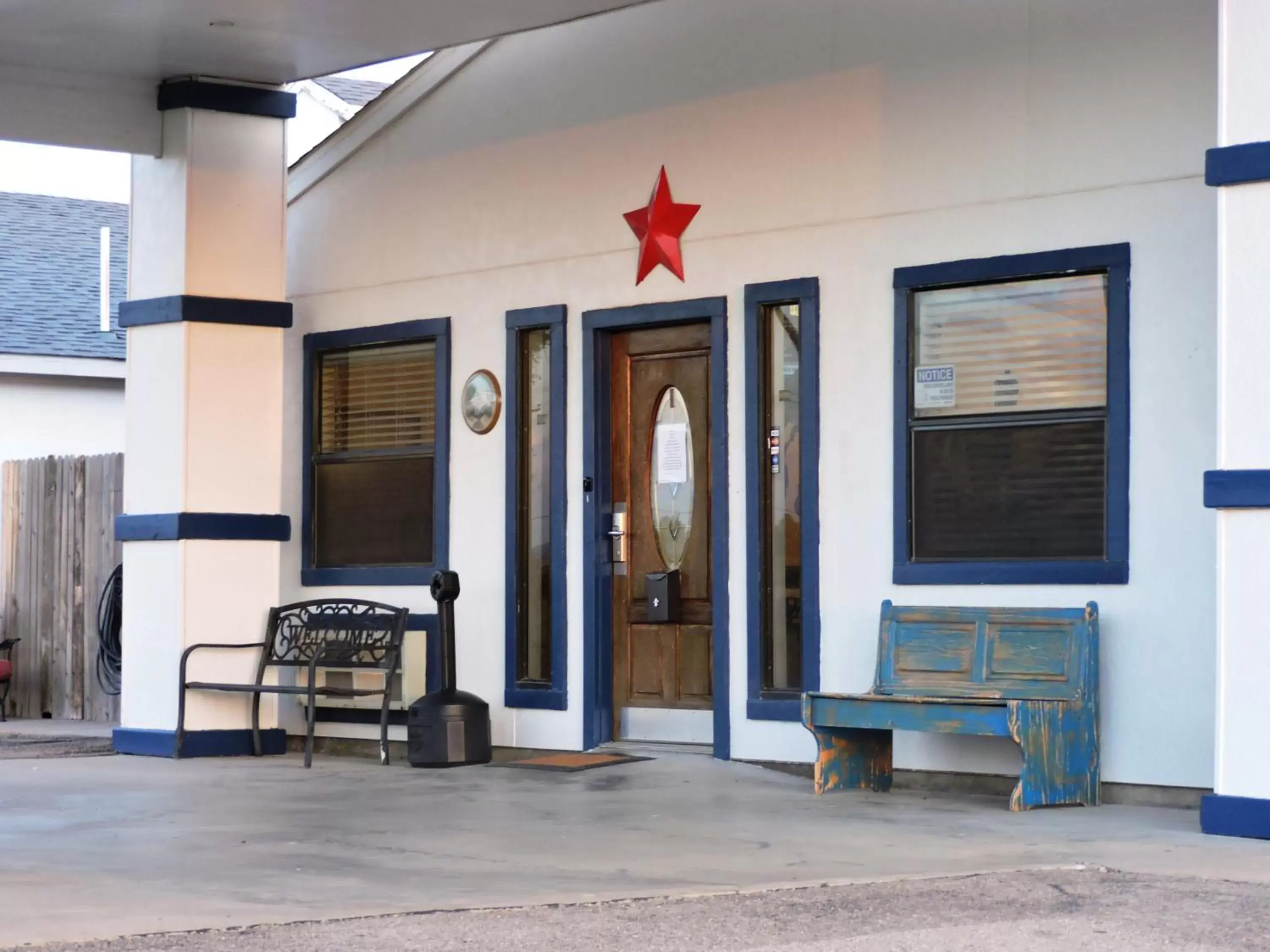 Facade/entrance in Riata Inn - Marfa