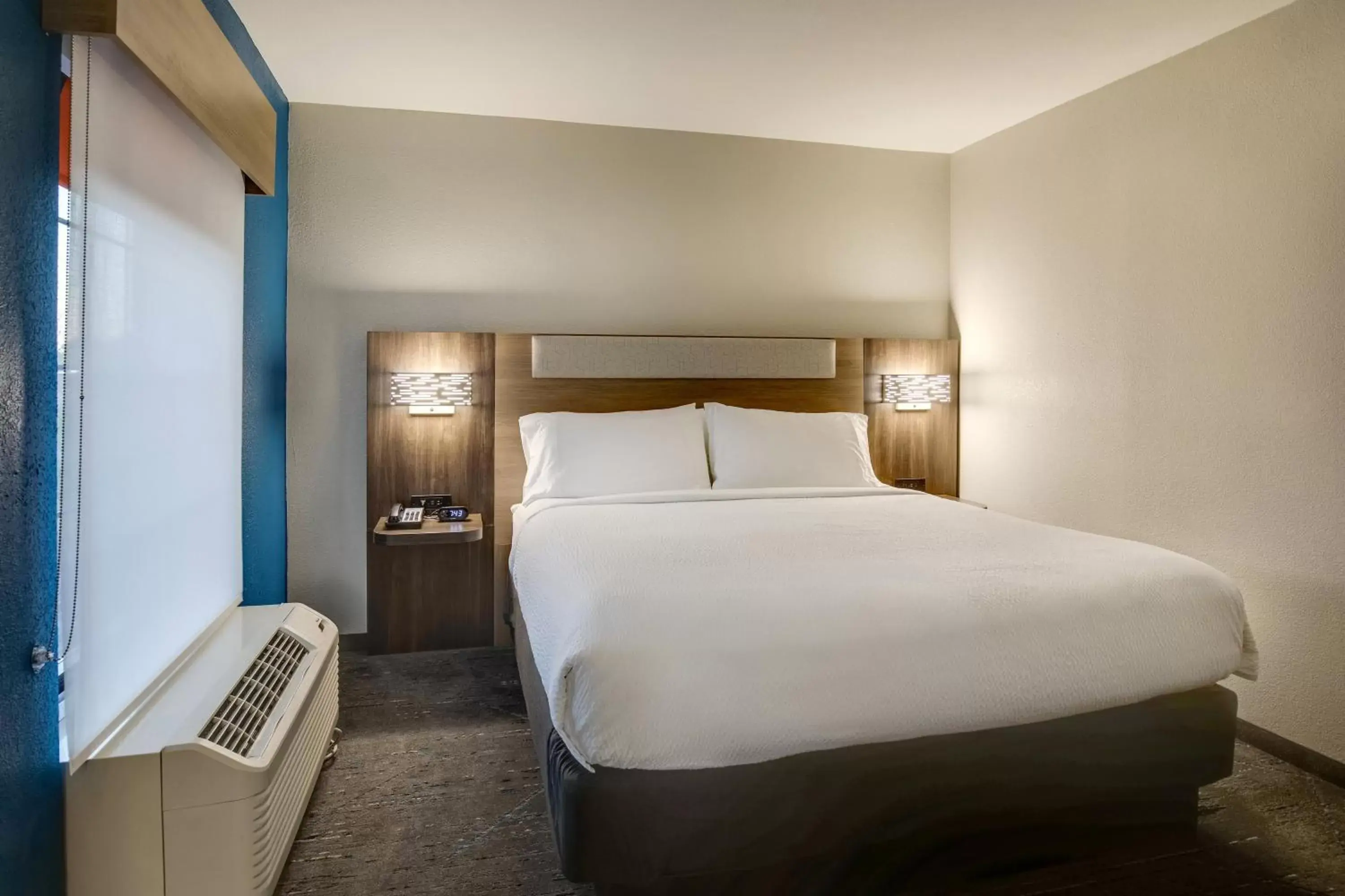 Photo of the whole room, Bed in Holiday Inn Express I-95 Capitol Beltway - Largo, an IHG Hotel