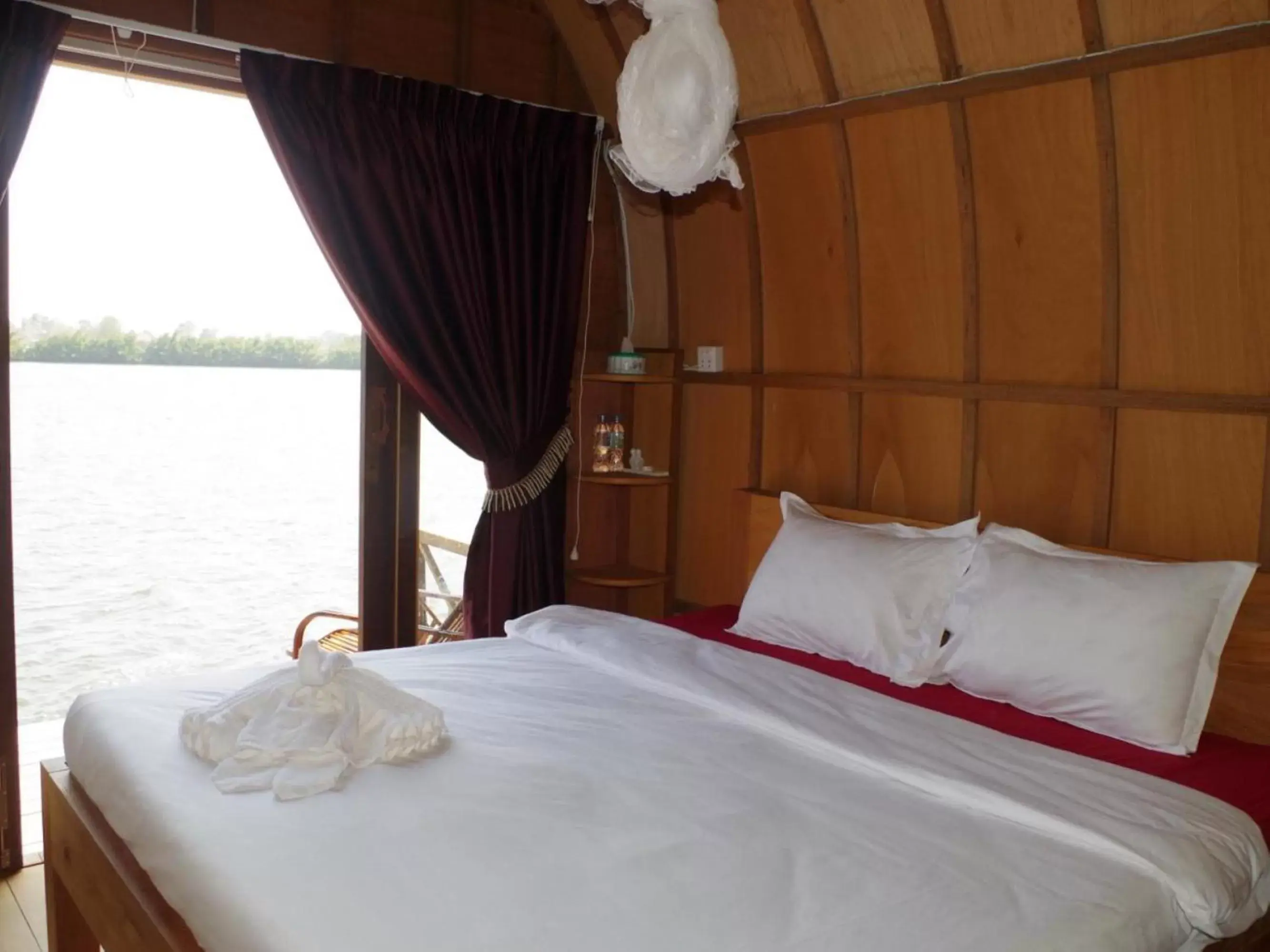 Bedroom, Bed in Bamboo Bungalow