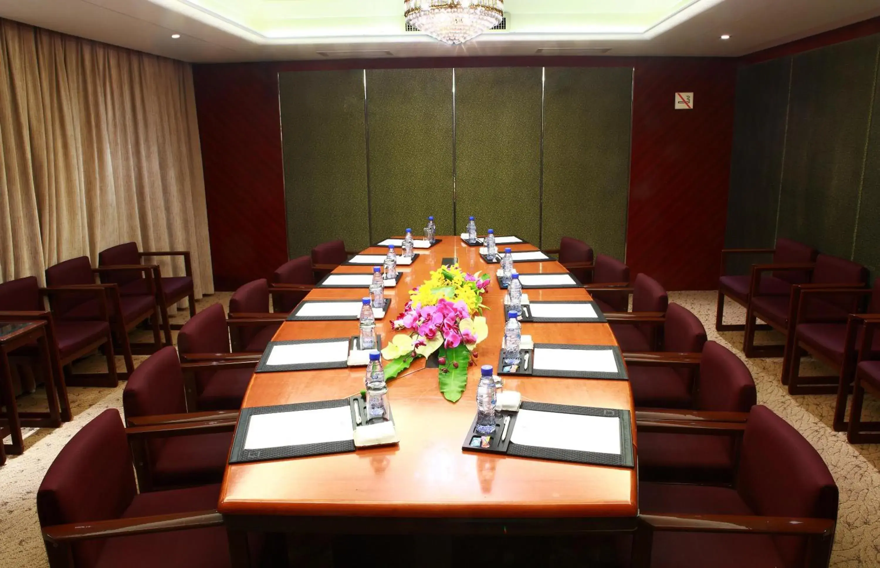 Business facilities in Merry Hotel Shanghai