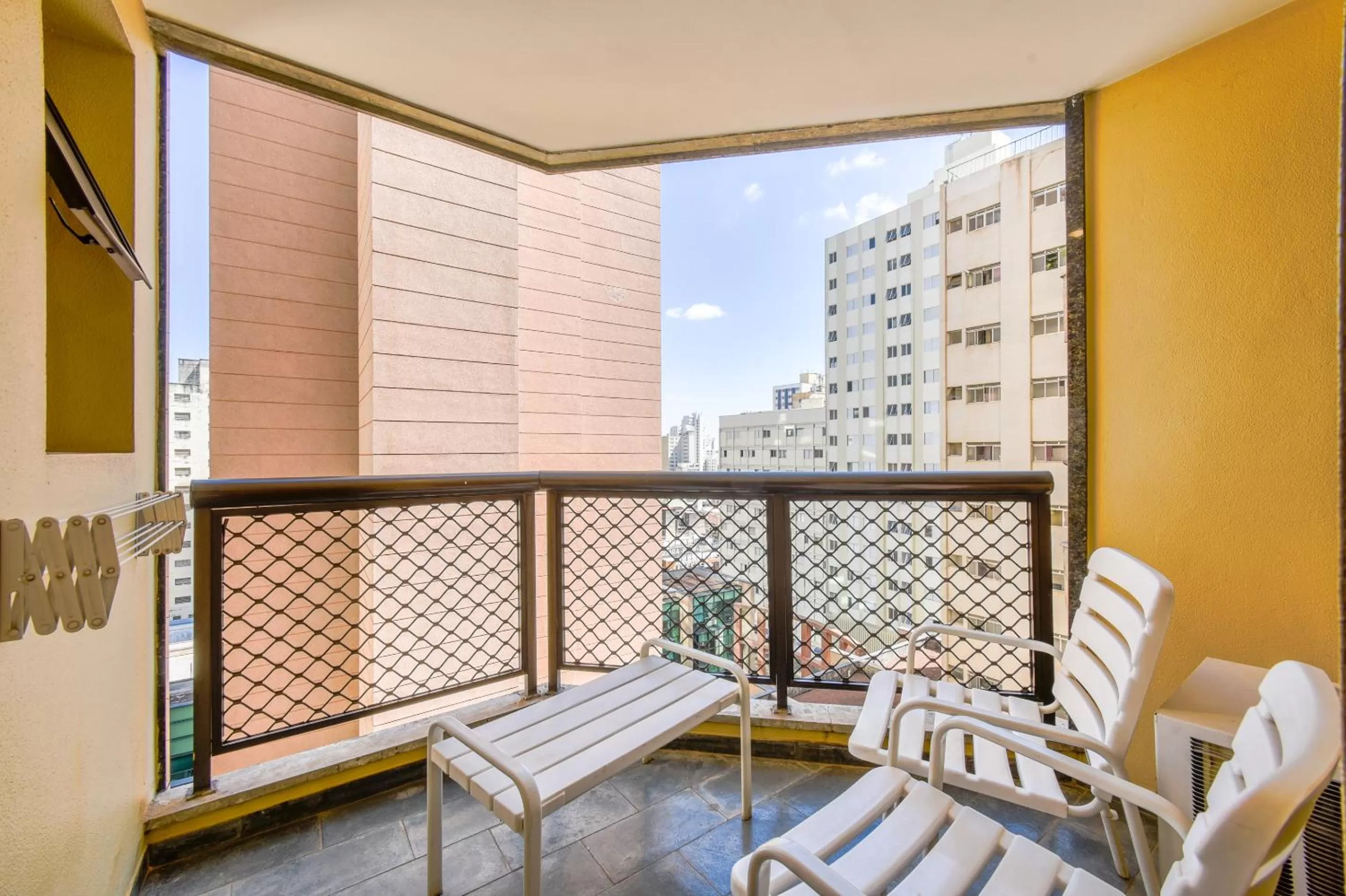 Balcony/Terrace in Park Tower Campinas Residence by Nacional Inn