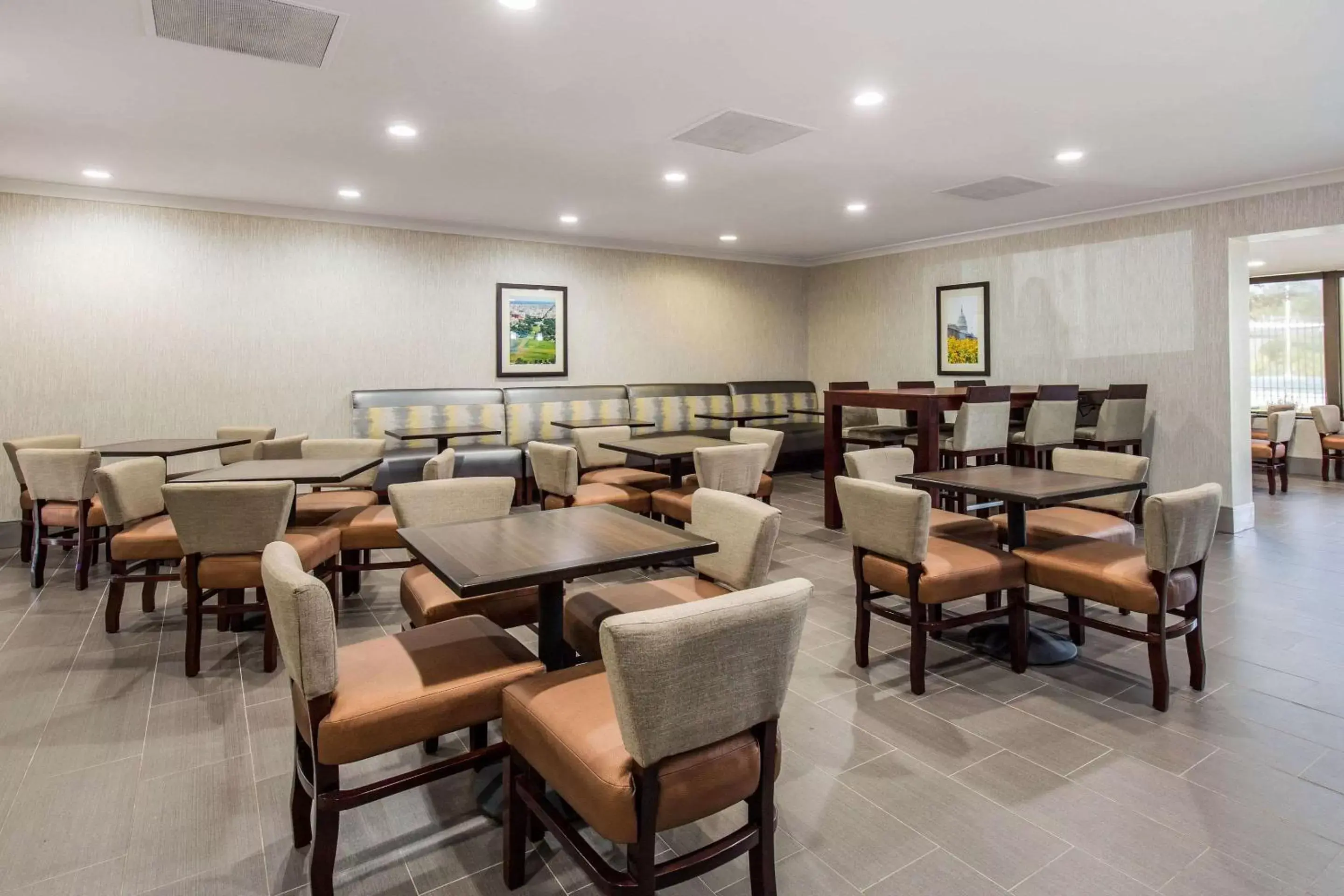 Restaurant/Places to Eat in Comfort Inn College Park North