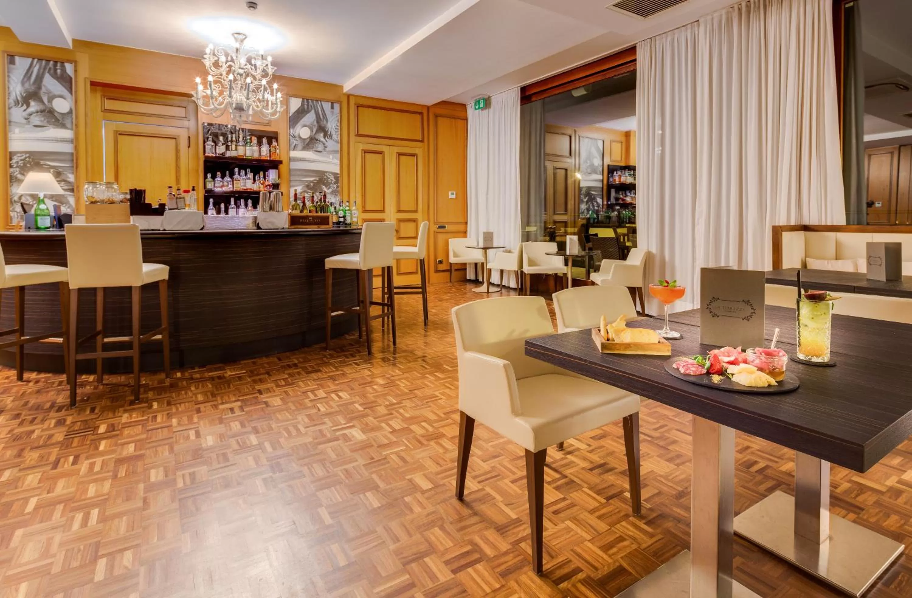 Lounge or bar in Grande Albergo Roma