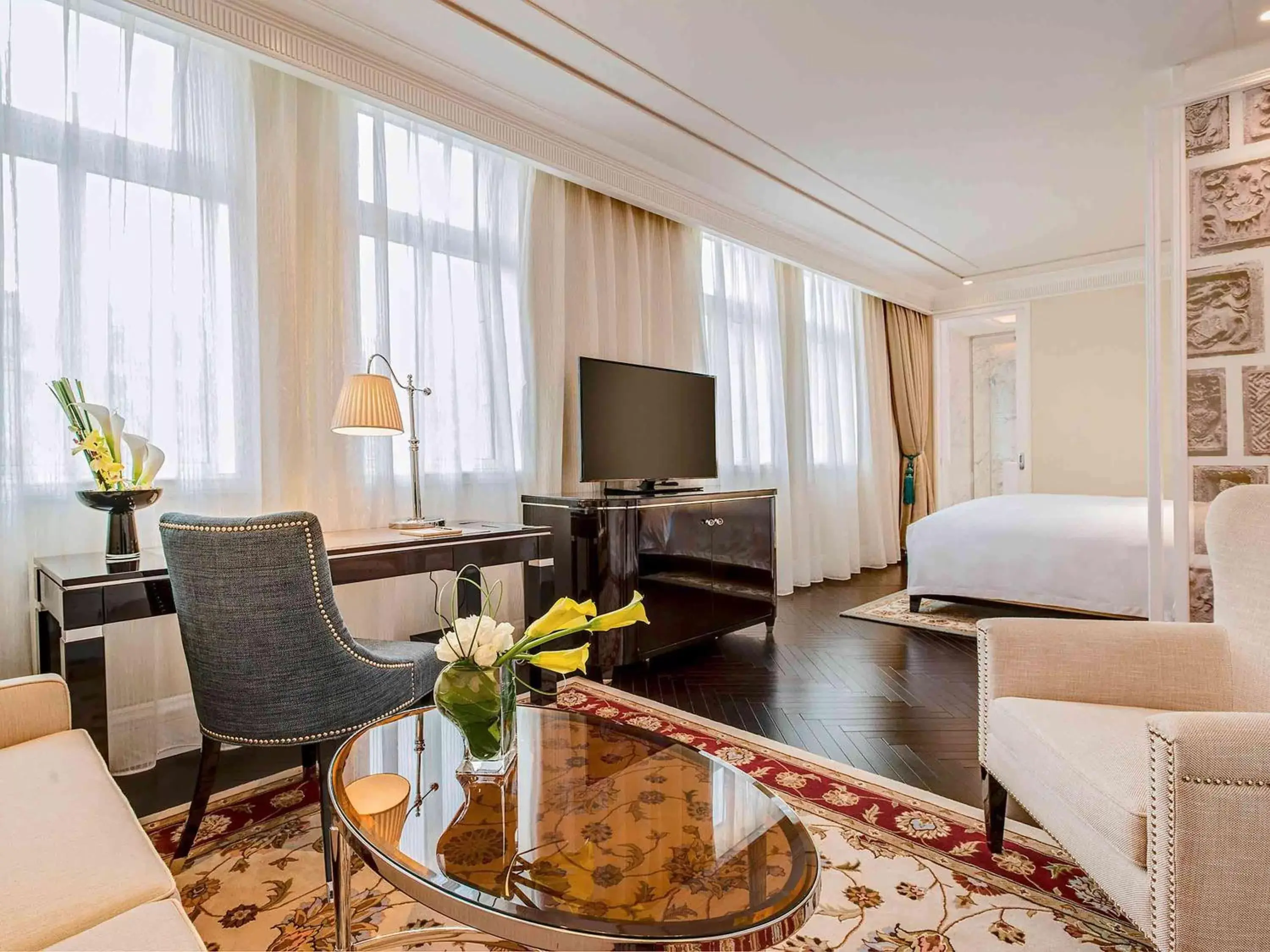 Bedroom, Seating Area in Sofitel Legend People's Grand Hotel Xi'an