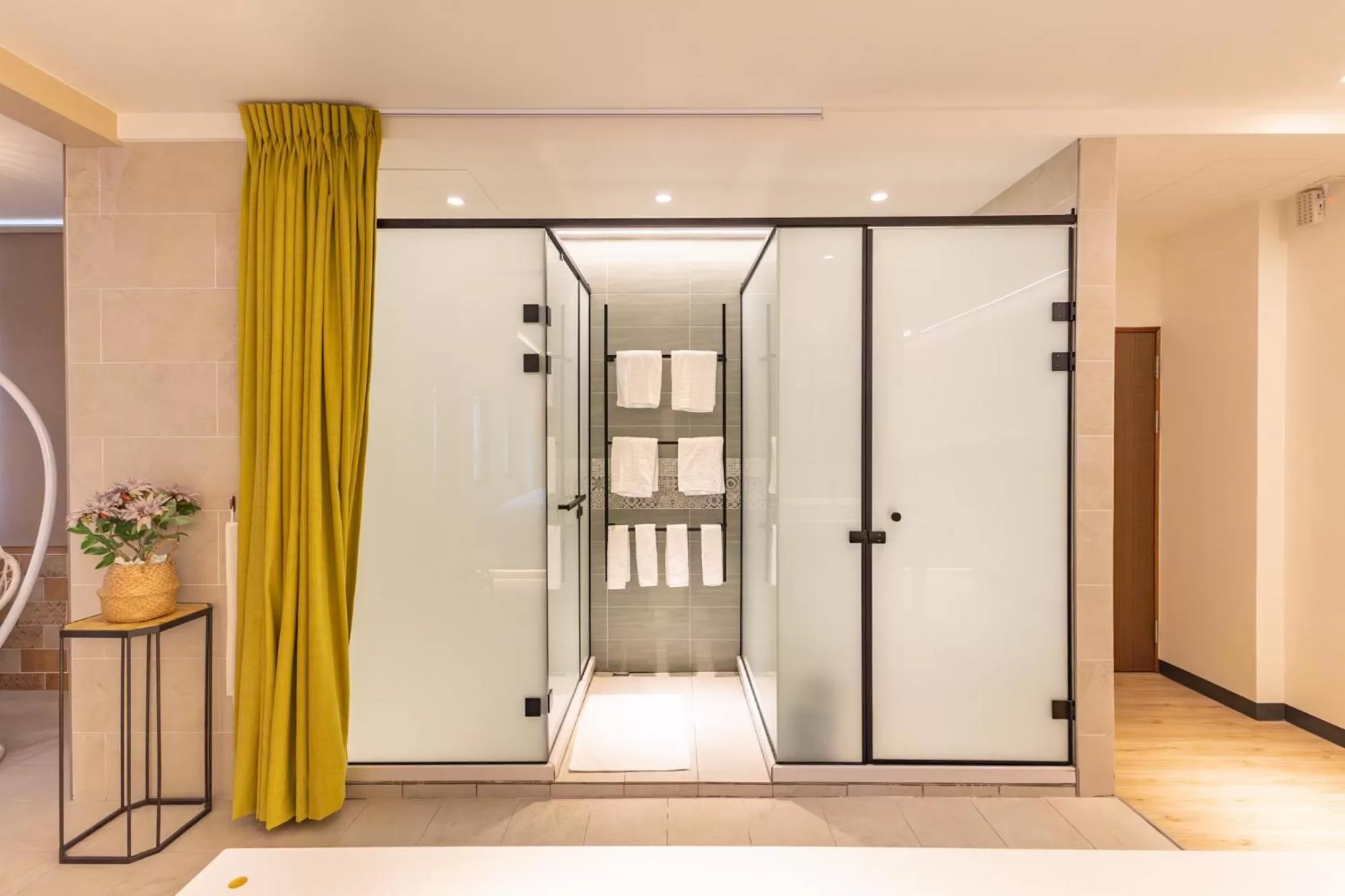 Shower in Beachcastle & Sea View Villa