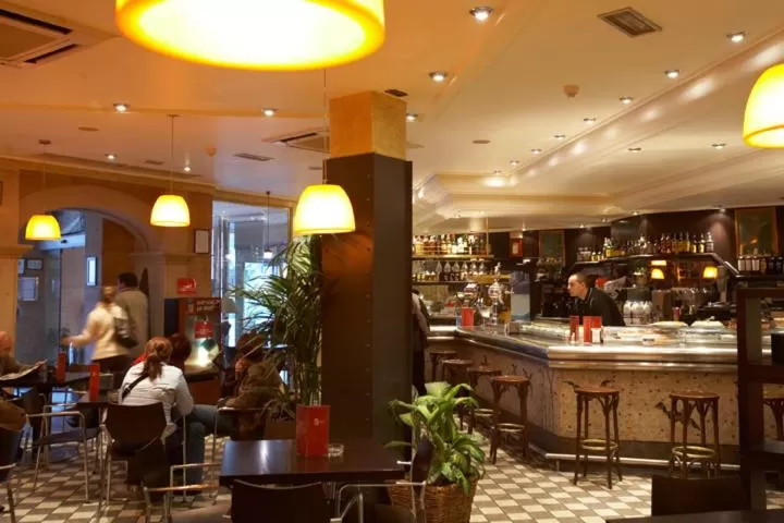 Restaurant/places to eat in Hotel Juanito