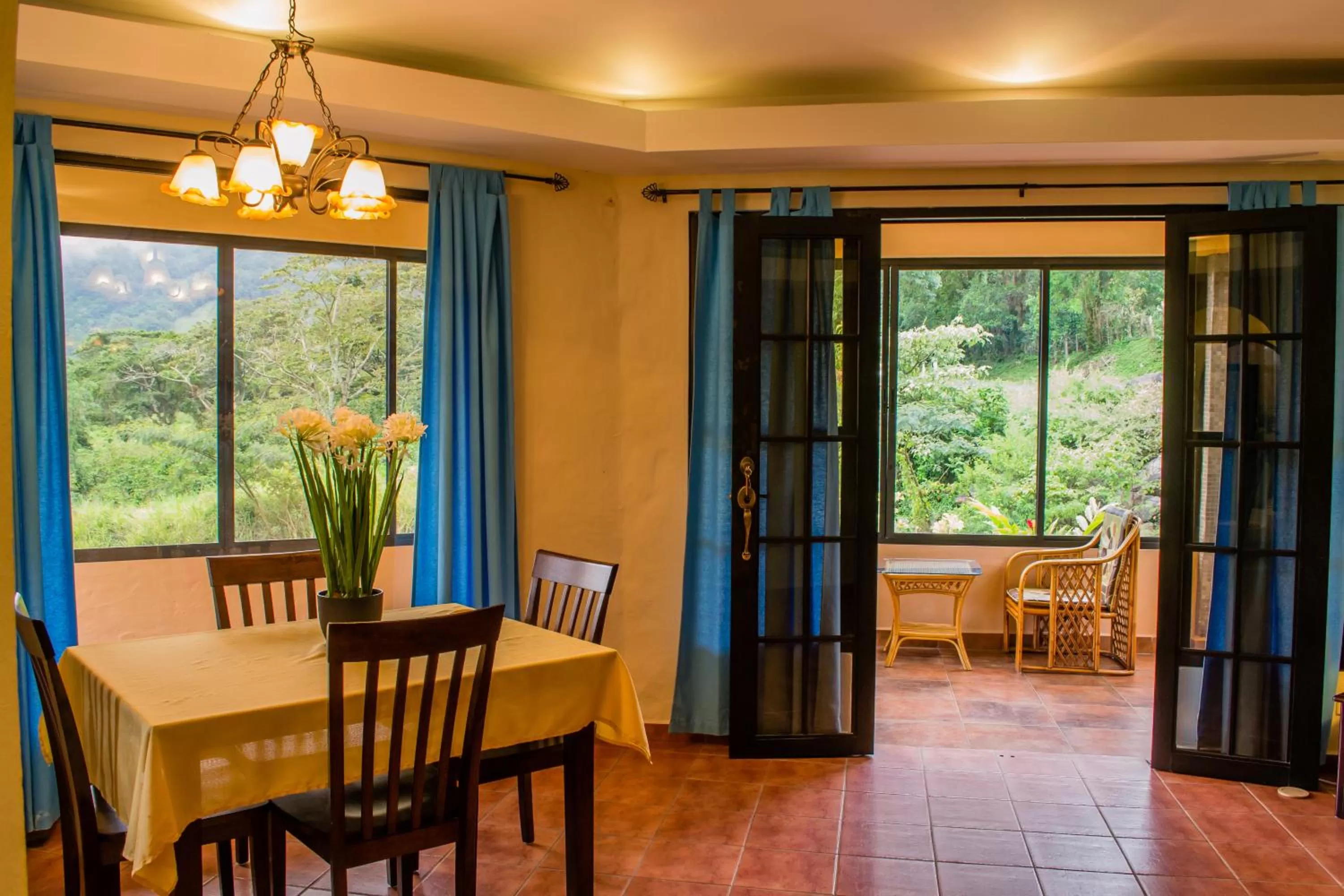 Patio in The Inn at Palo Alto