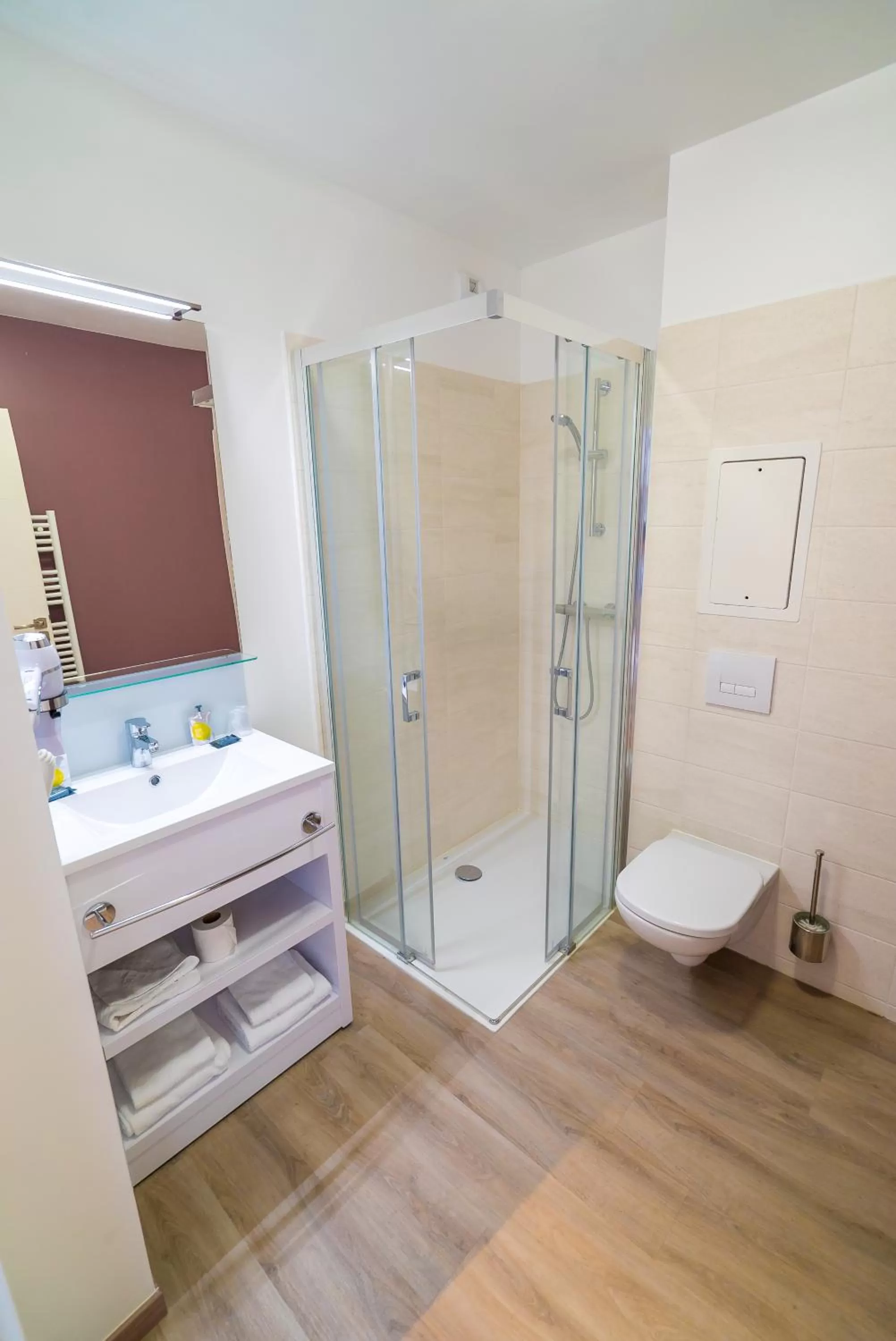 Shower in All Suites Appart Hôtel - Choisy-le-Roi