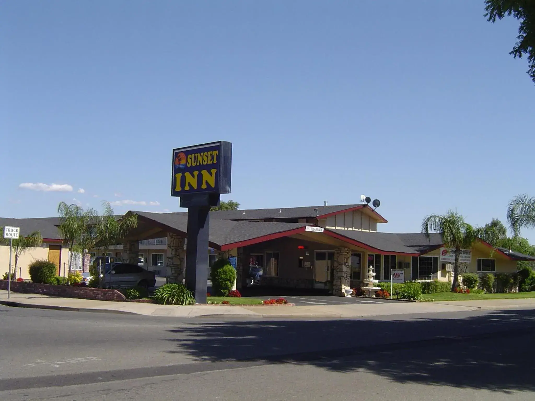 Facade/entrance in Sunset Inn Lake Oroville Facade/entrance in Sunset Inn Lake Oroville