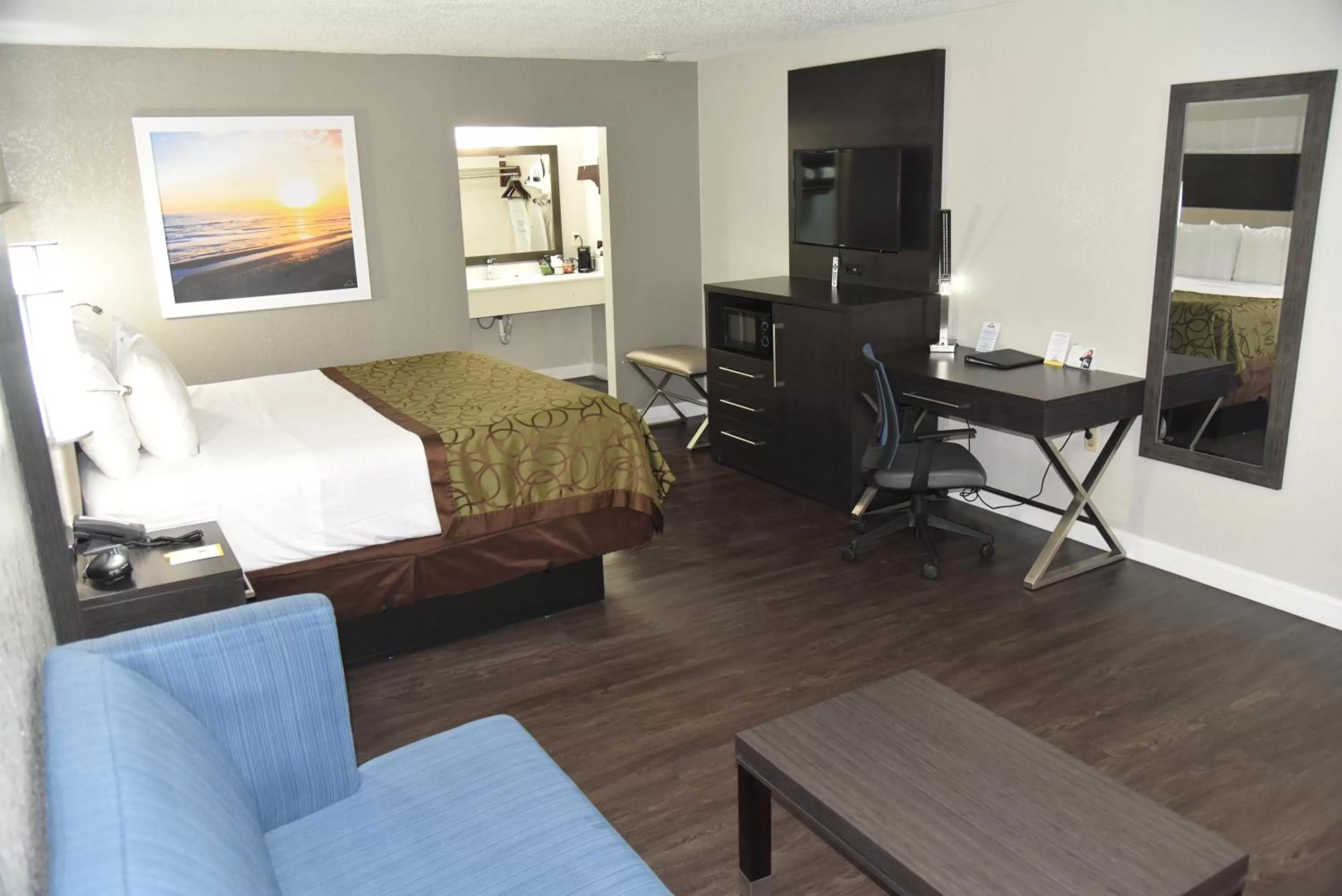 Bed in Days Inn by Wyndham Goose Creek