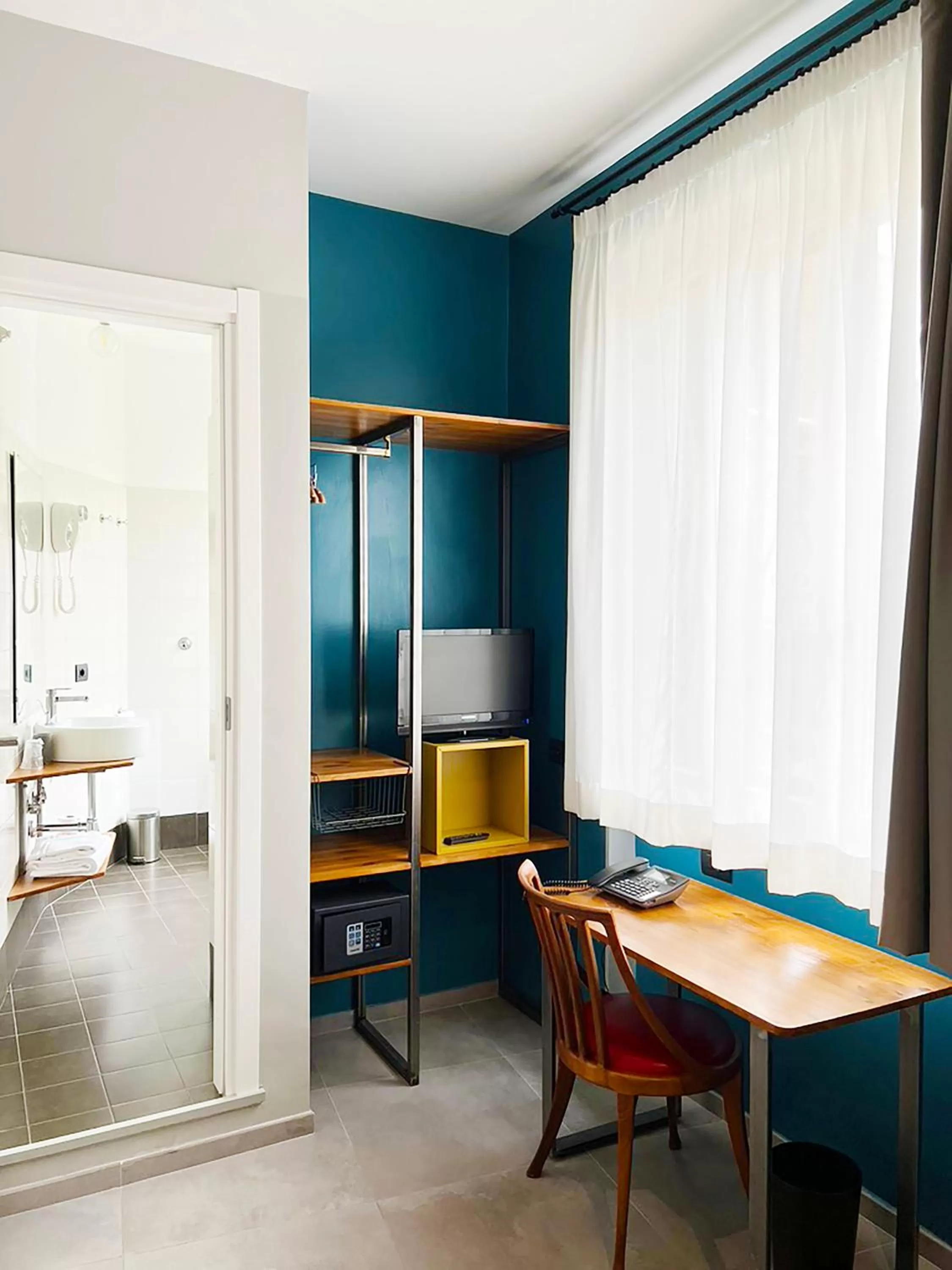 Bedroom in Hotel King