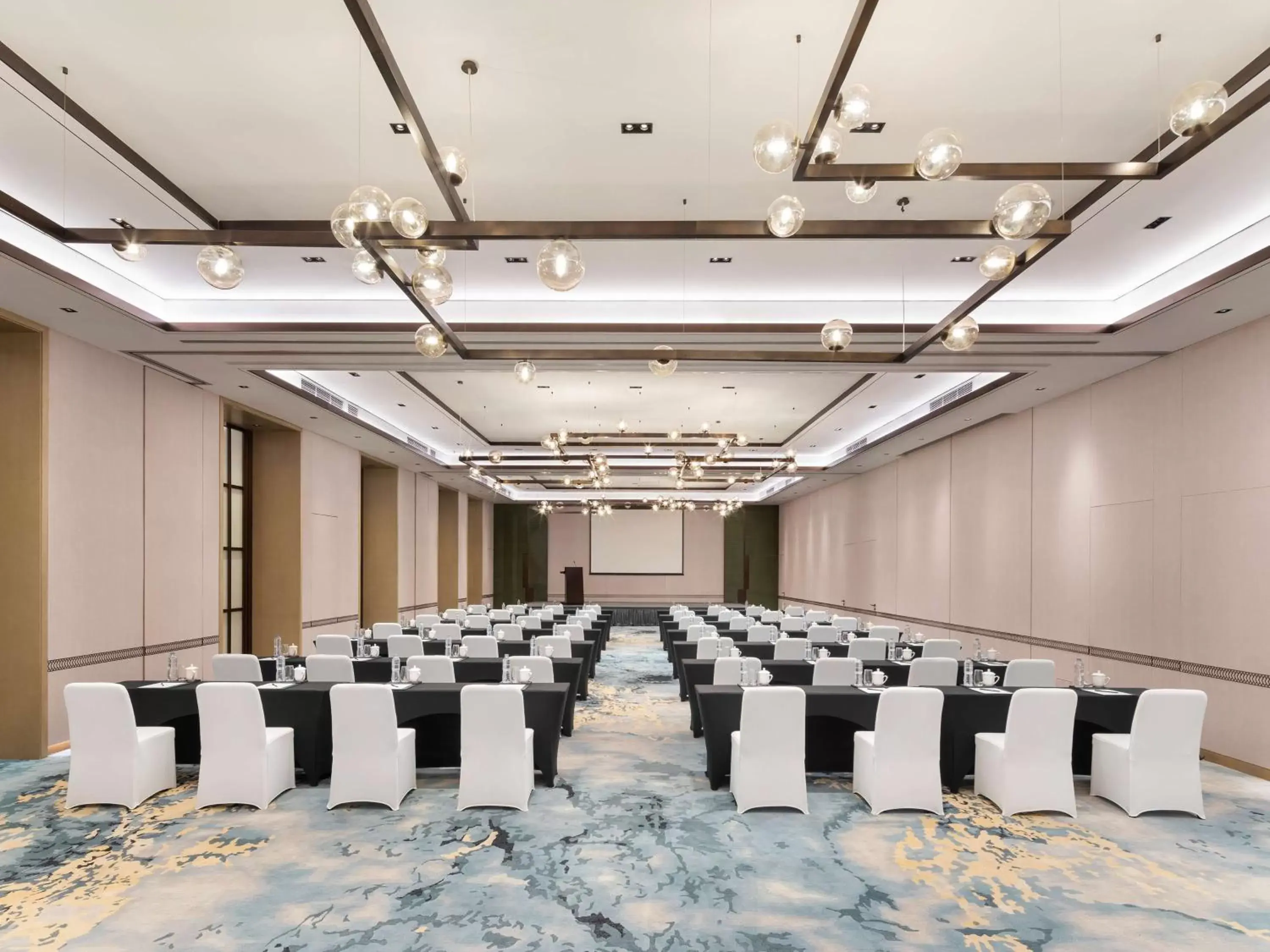 Meeting/conference room in Doubletree By Hilton Kunming Airport