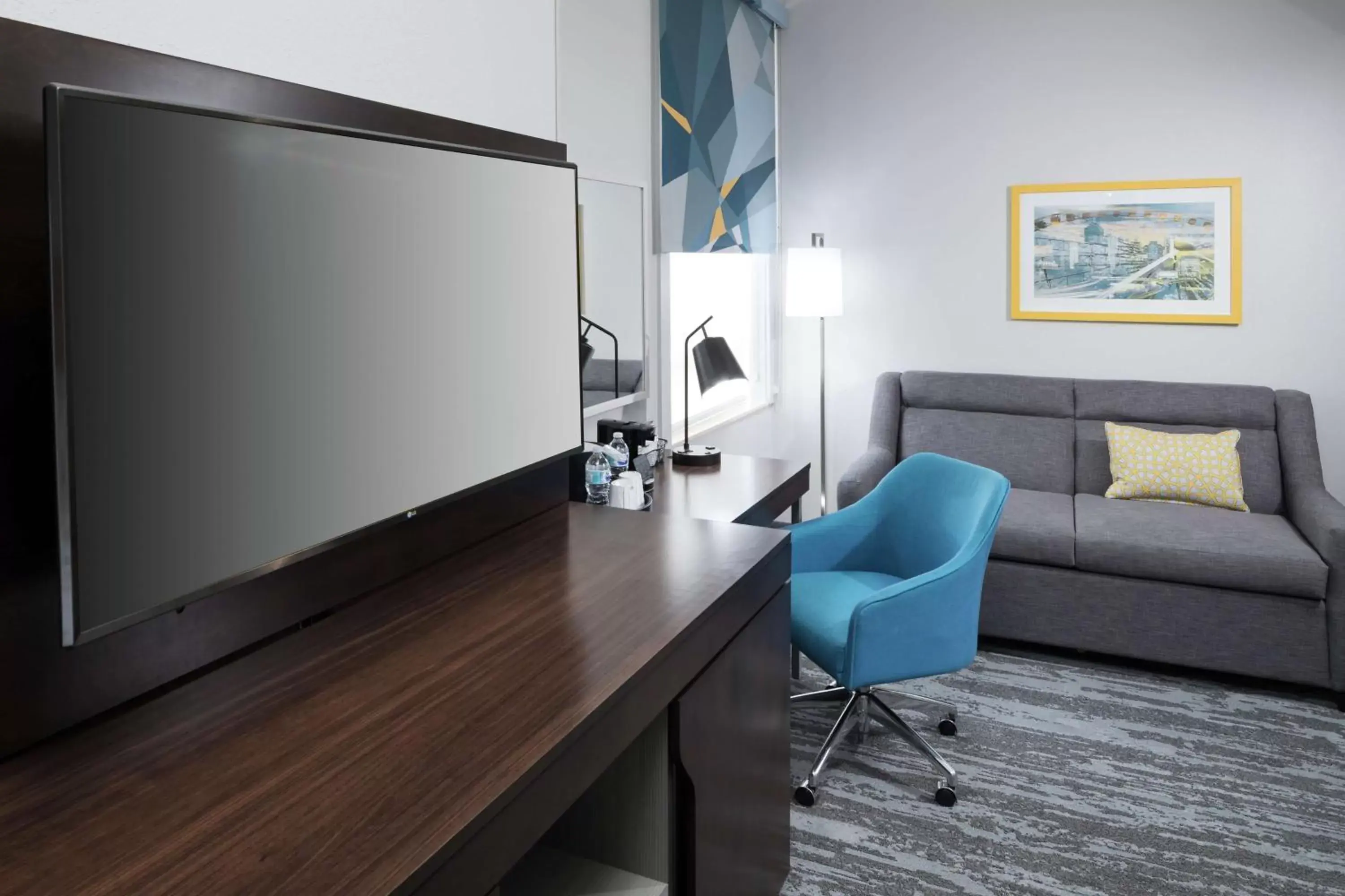 Bedroom, Seating Area in Hampton Inn & Suites Atlanta-Downtown