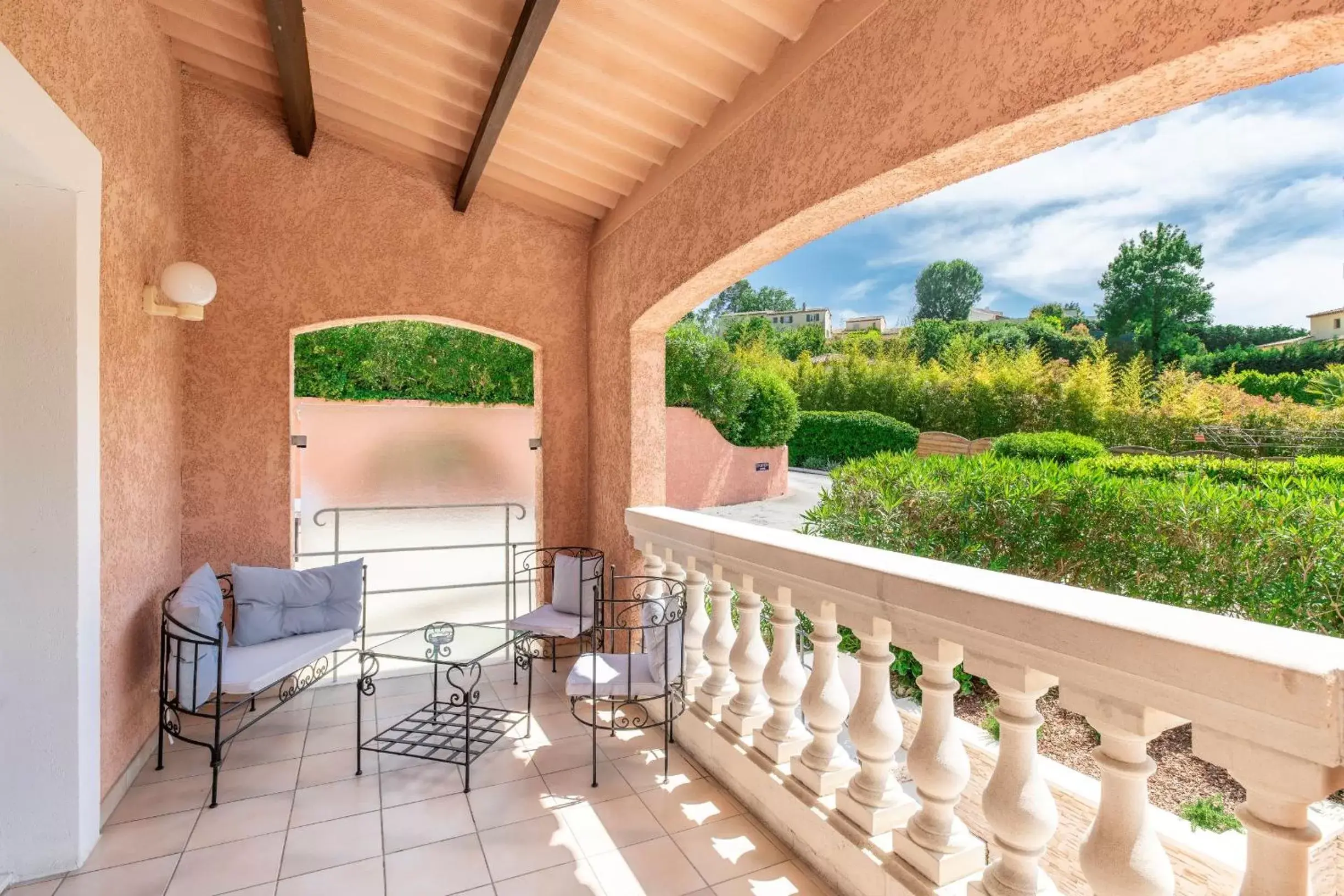 Balcony/Terrace in Les Bastides Saint Paul