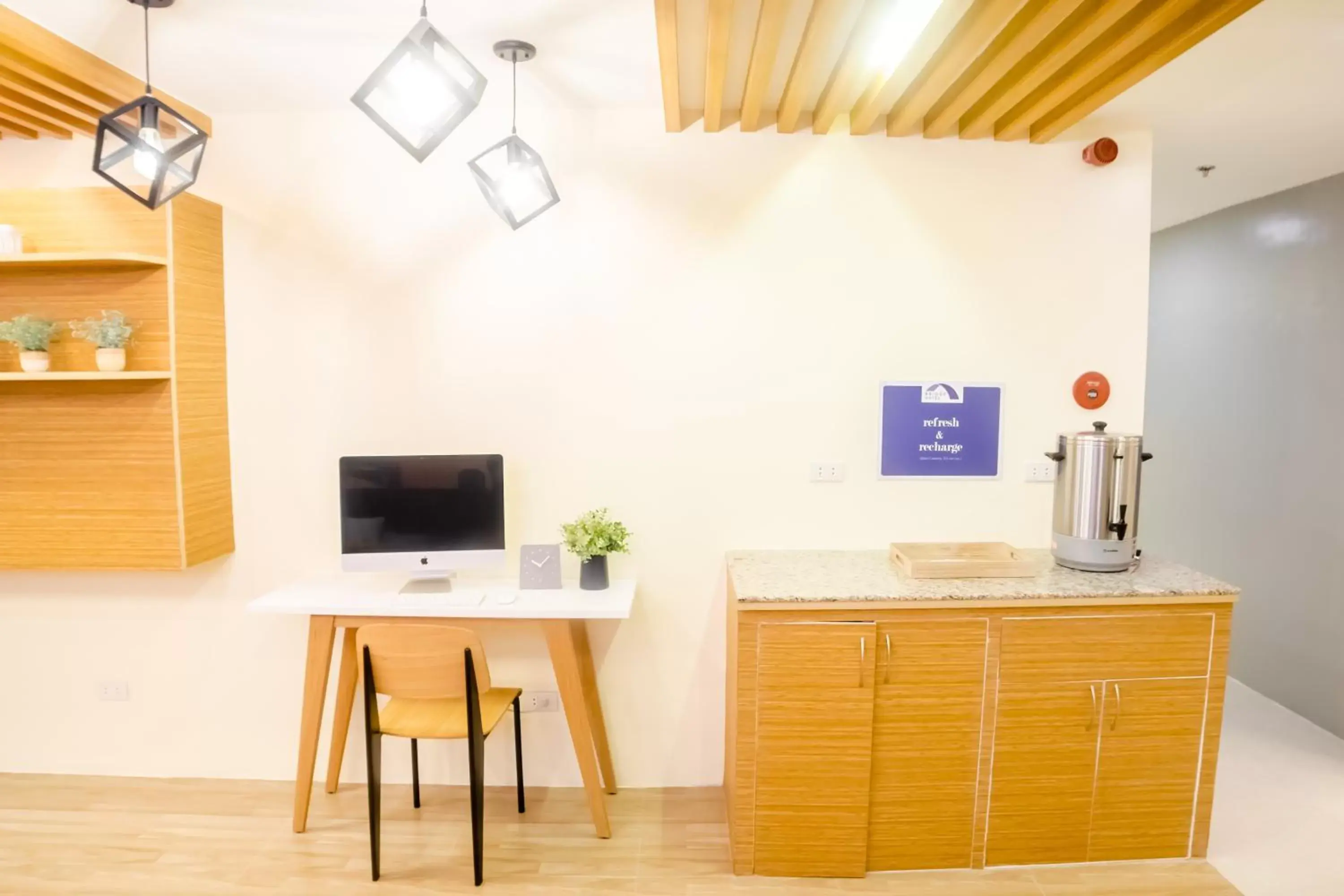 Property building in Bridge Hotel Property building in Bridge Hotel