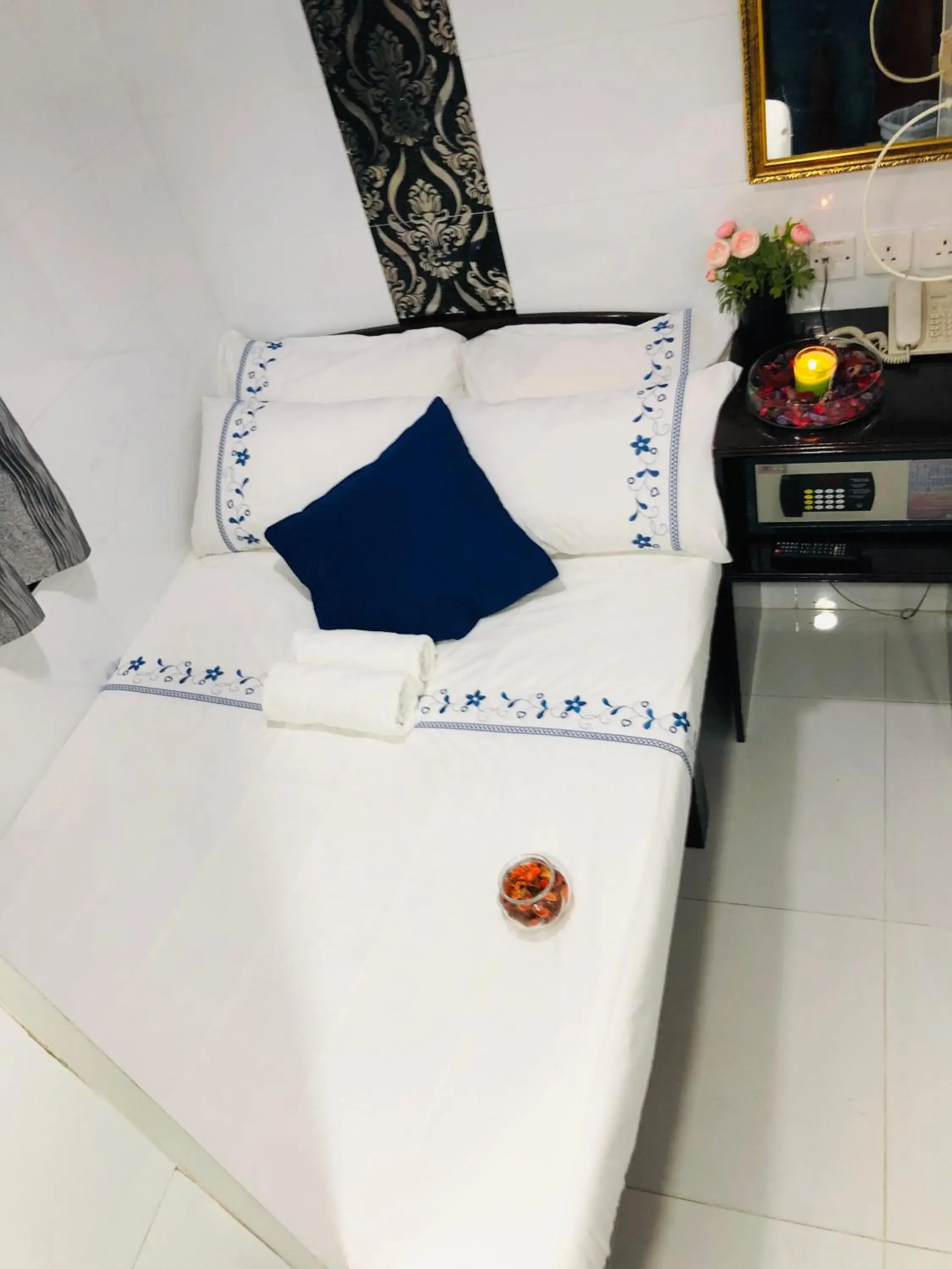 Bathroom, Bed in Ashoka Hostel