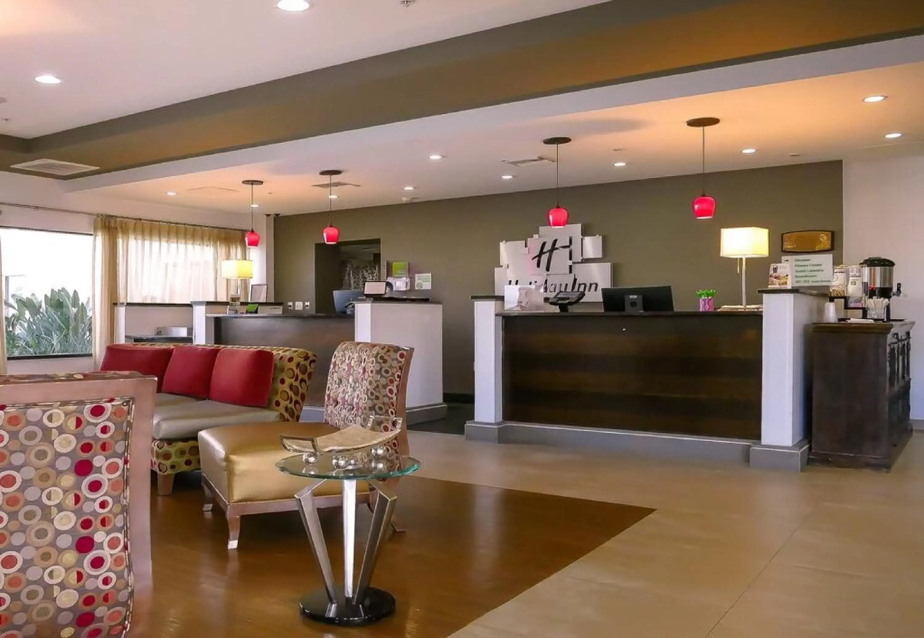 Property building, Lobby/Reception in Holiday Inn - Fort Myers - Downtown Area, an IHG Hotel