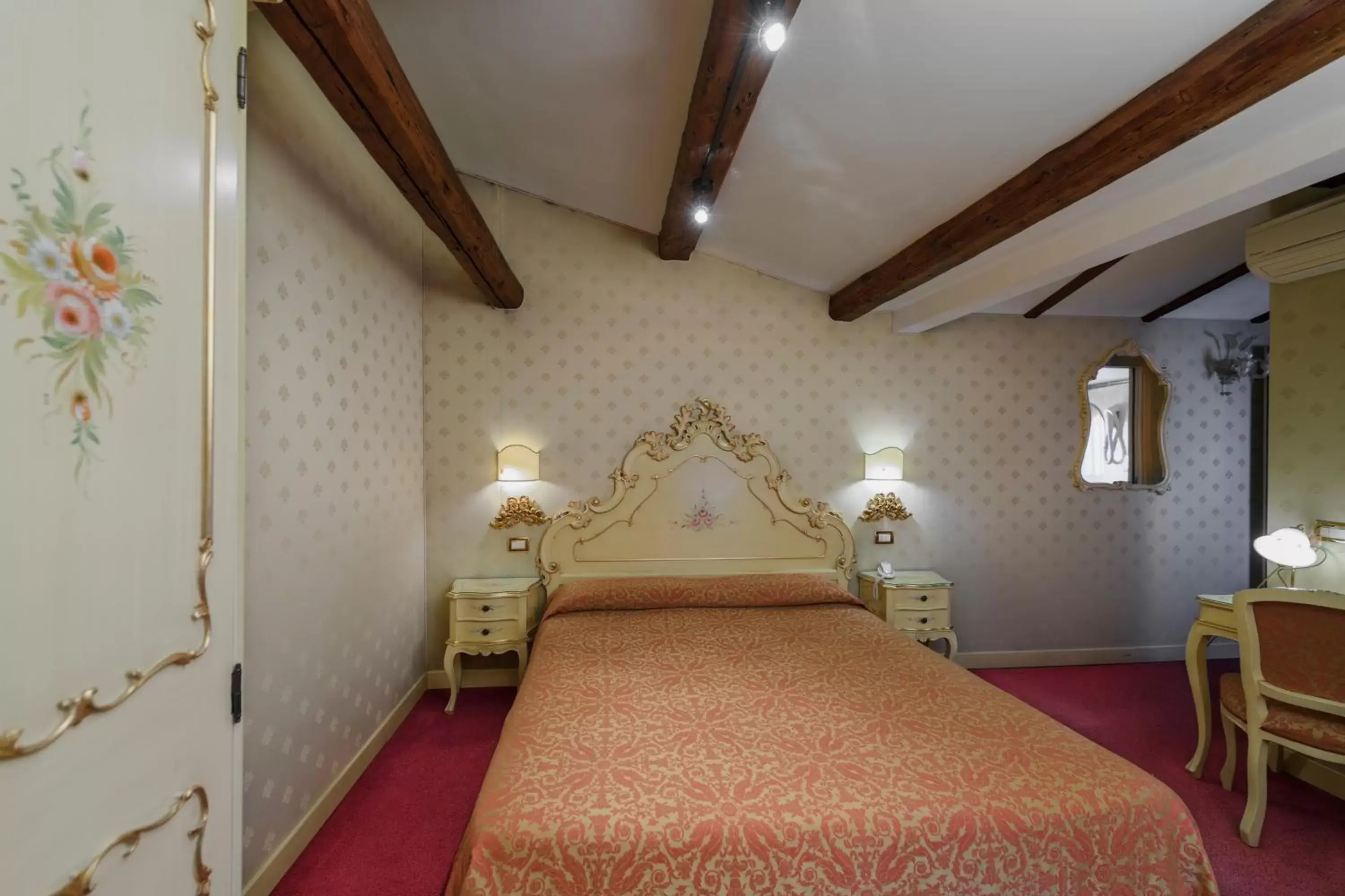 Bedroom, Bed in Locanda Al Leon