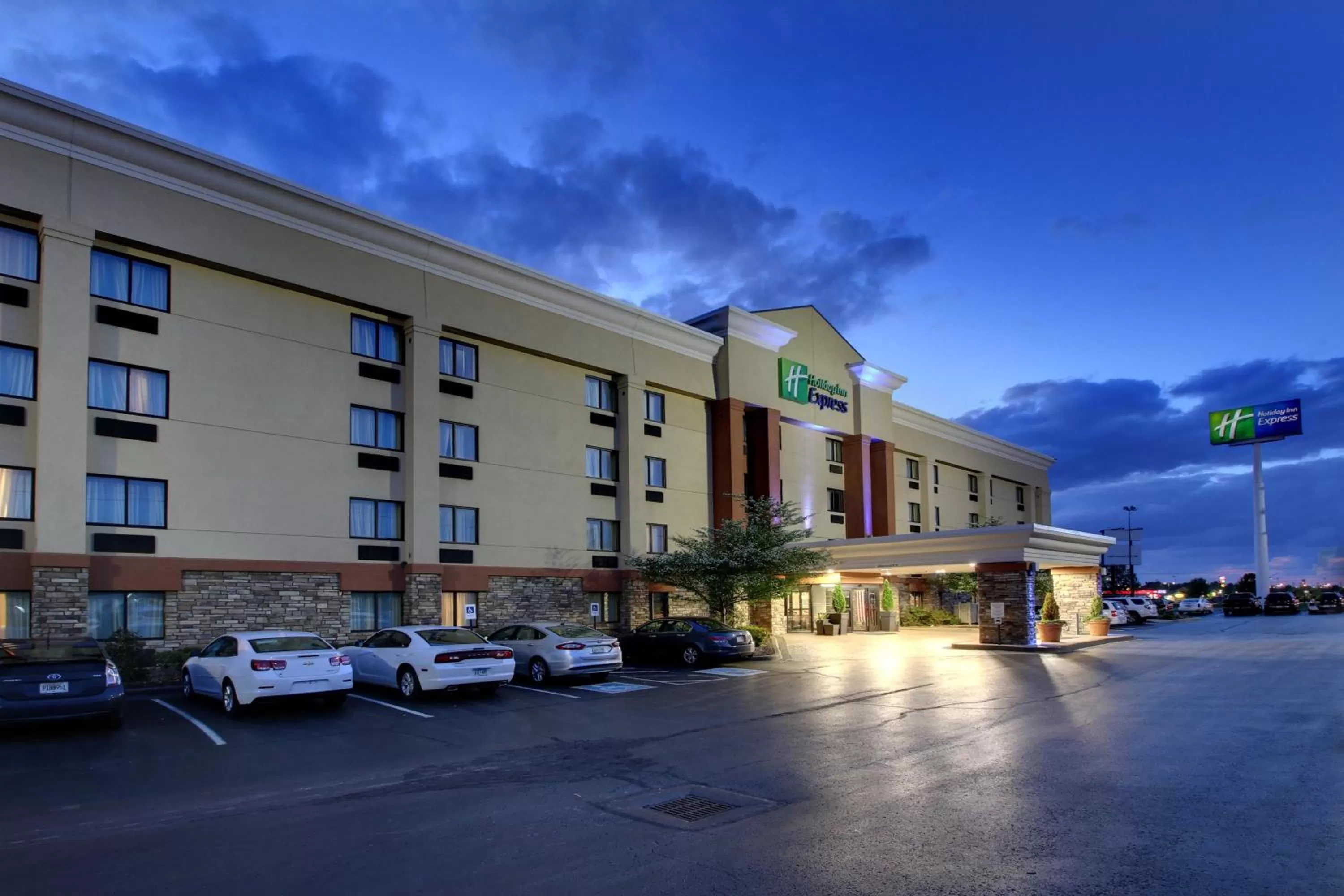 Property building in Holiday Inn Express Hotel Fort Campbell-Oak Grove by IHG