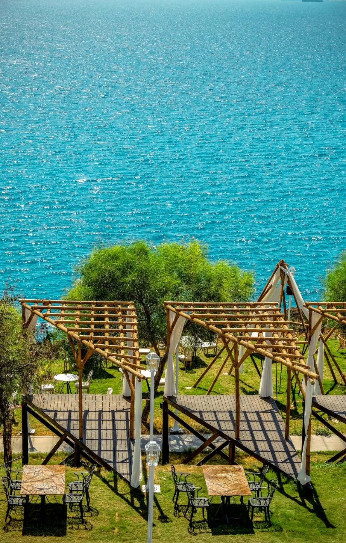 Restaurant/places to eat in Lucky Monkey Hotel