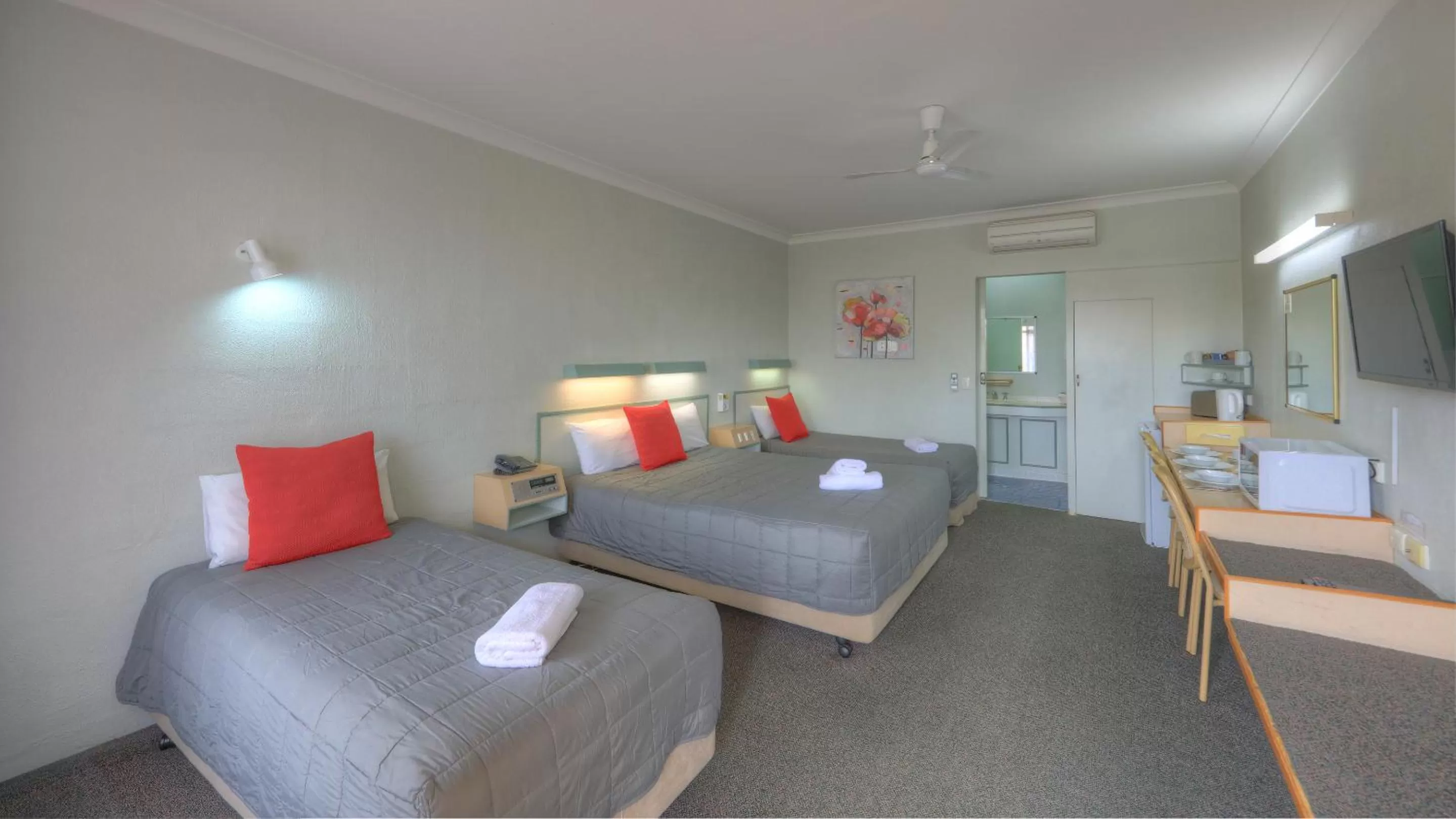Family Room (4 Adults) in The Alluna Motel, an Ascend Collection Hotel
